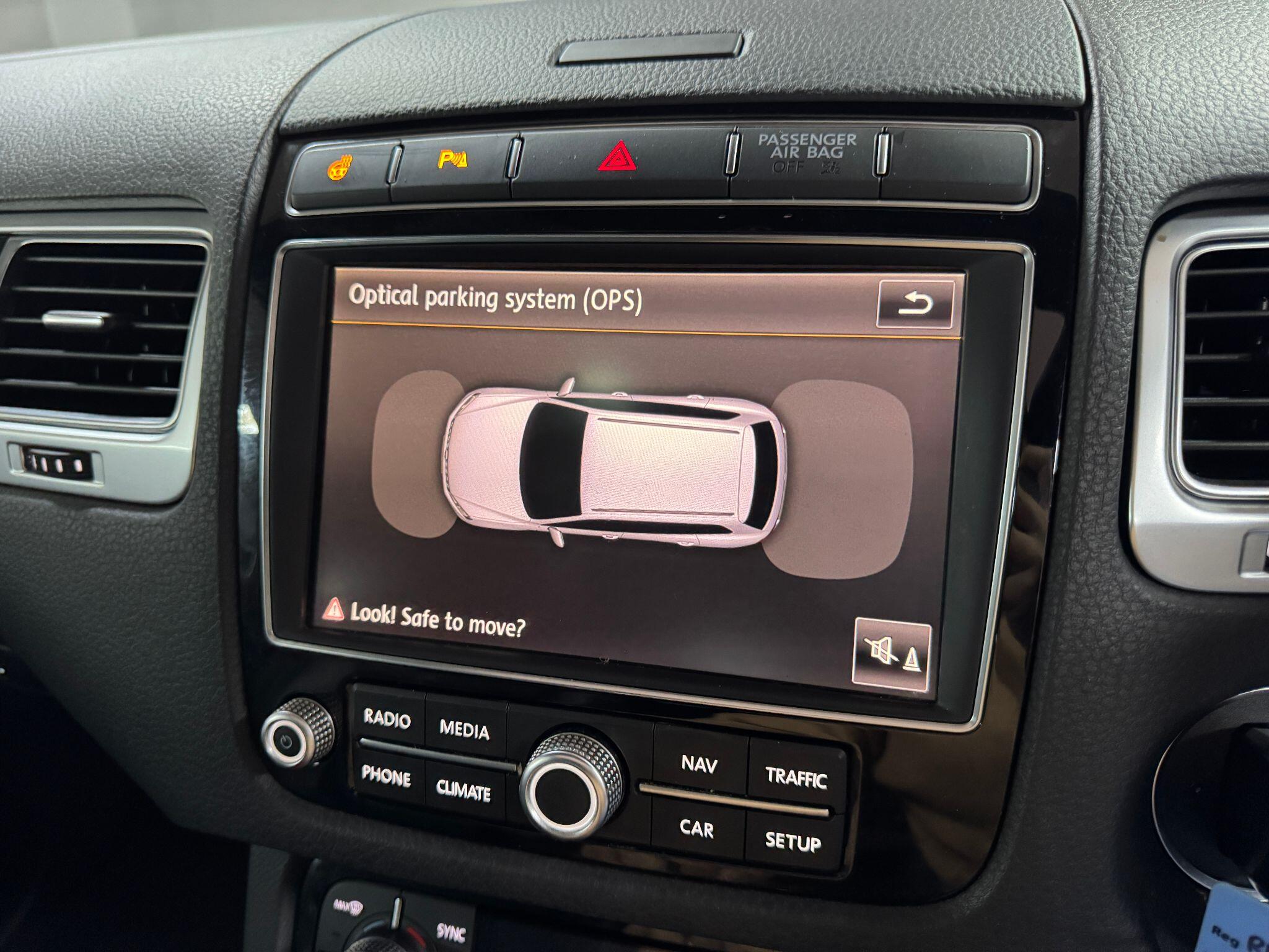 Volkswagen Touareg 3.0 TDI V6 BlueMotion Tech R-Line Tiptronic 4WD Euro 6 (s/s) 5dr 5dr Automatic 2015