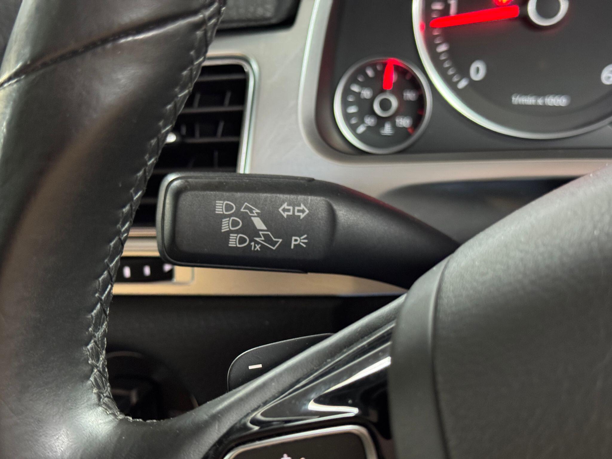 Volkswagen Touareg 3.0 TDI V6 BlueMotion Tech R-Line Tiptronic 4WD Euro 6 (s/s) 5dr 5dr Automatic 2015