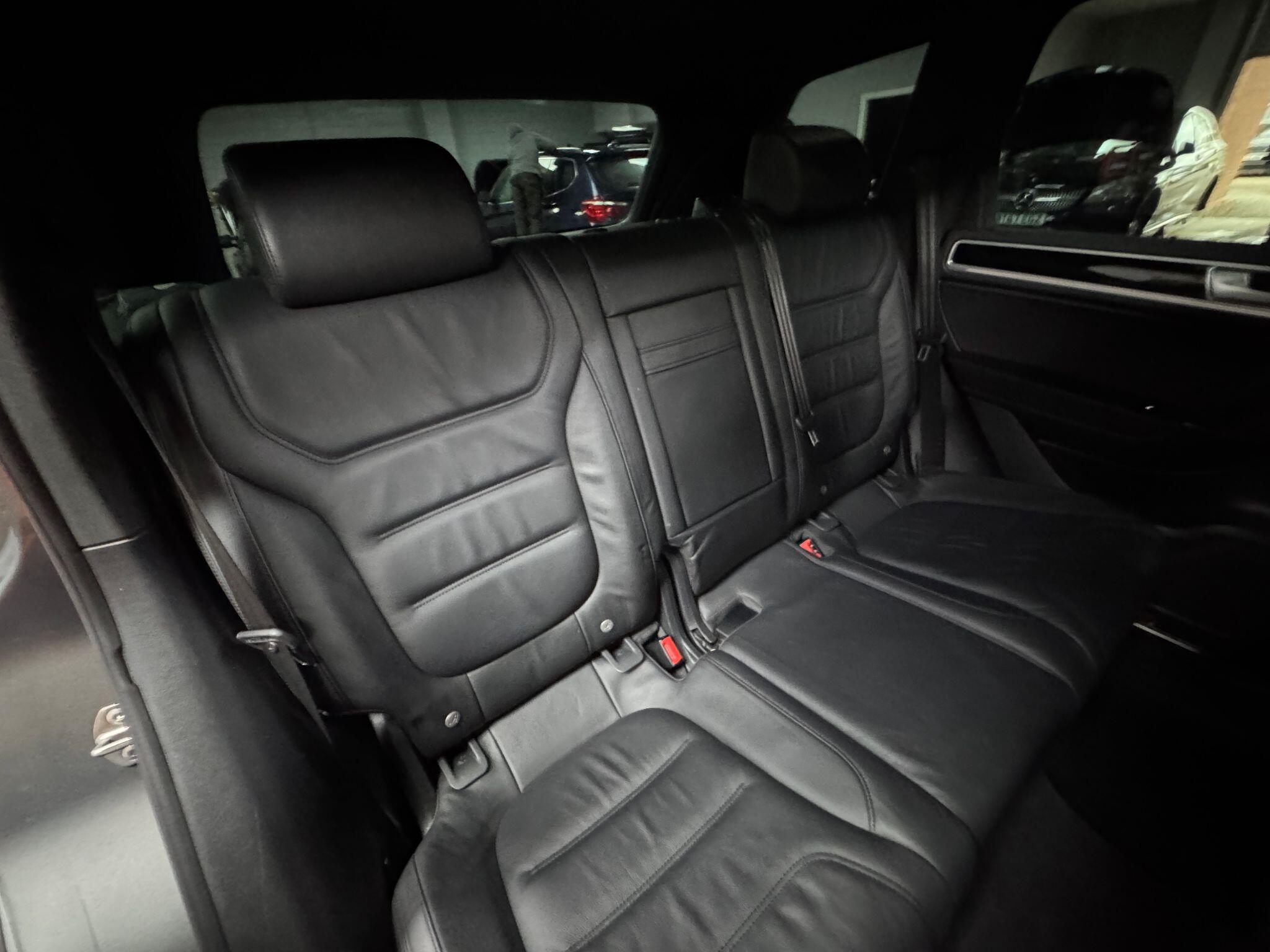 Volkswagen Touareg 3.0 TDI V6 BlueMotion Tech R-Line Tiptronic 4WD Euro 6 (s/s) 5dr 5dr Automatic 2015