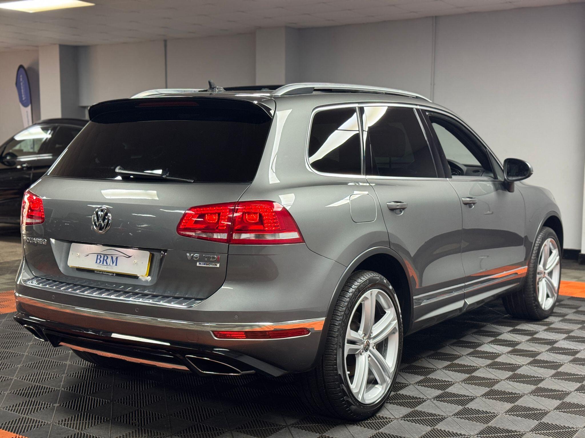 Volkswagen Touareg 3.0 TDI V6 BlueMotion Tech R-Line Tiptronic 4WD Euro 6 (s/s) 5dr 5dr Automatic 2015