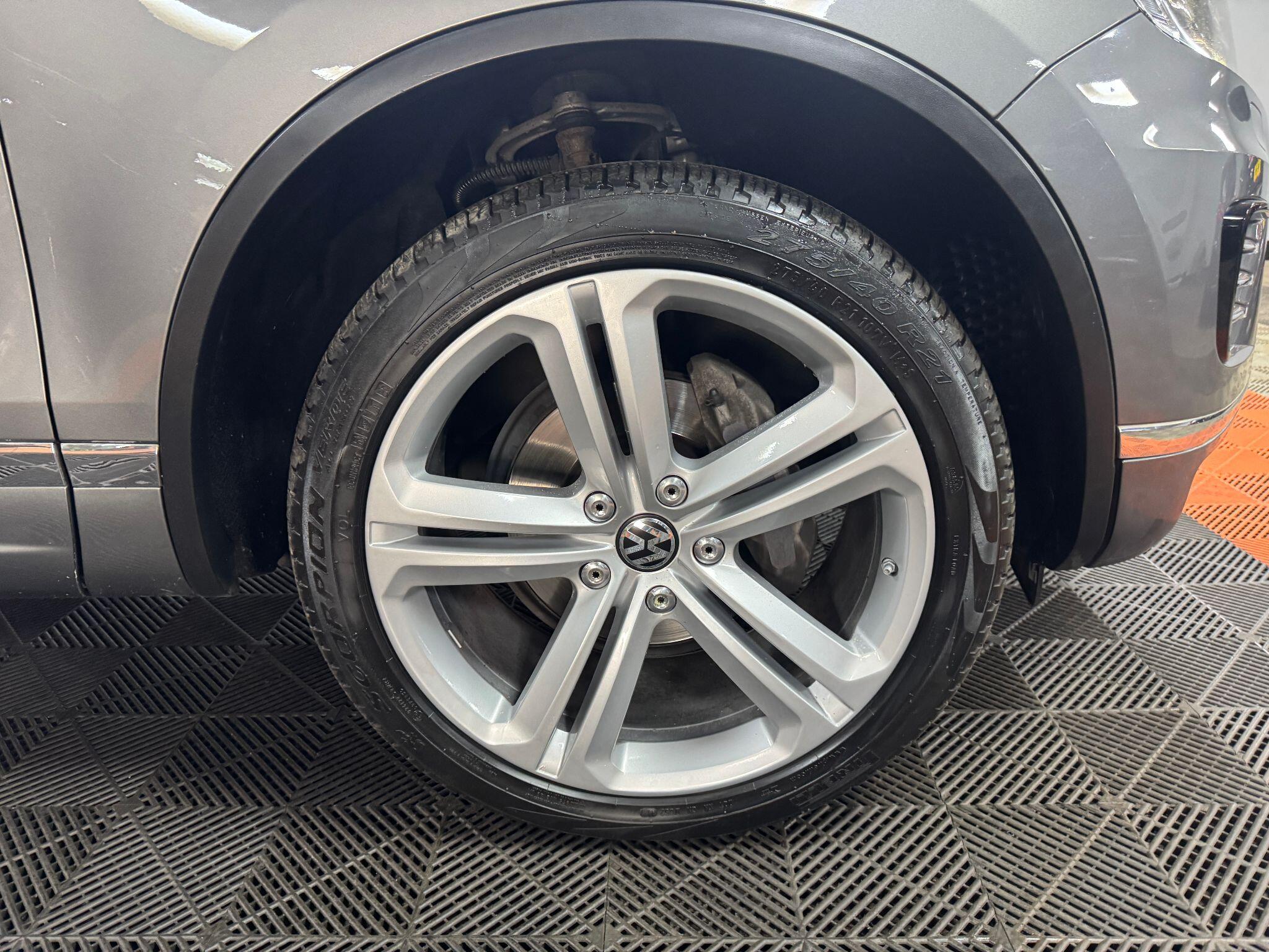 Volkswagen Touareg 3.0 TDI V6 BlueMotion Tech R-Line Tiptronic 4WD Euro 6 (s/s) 5dr 5dr Automatic 2015