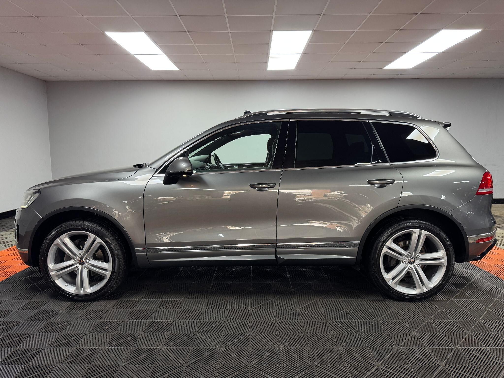 Volkswagen Touareg 3.0 TDI V6 BlueMotion Tech R-Line Tiptronic 4WD Euro 6 (s/s) 5dr 5dr Automatic 2015