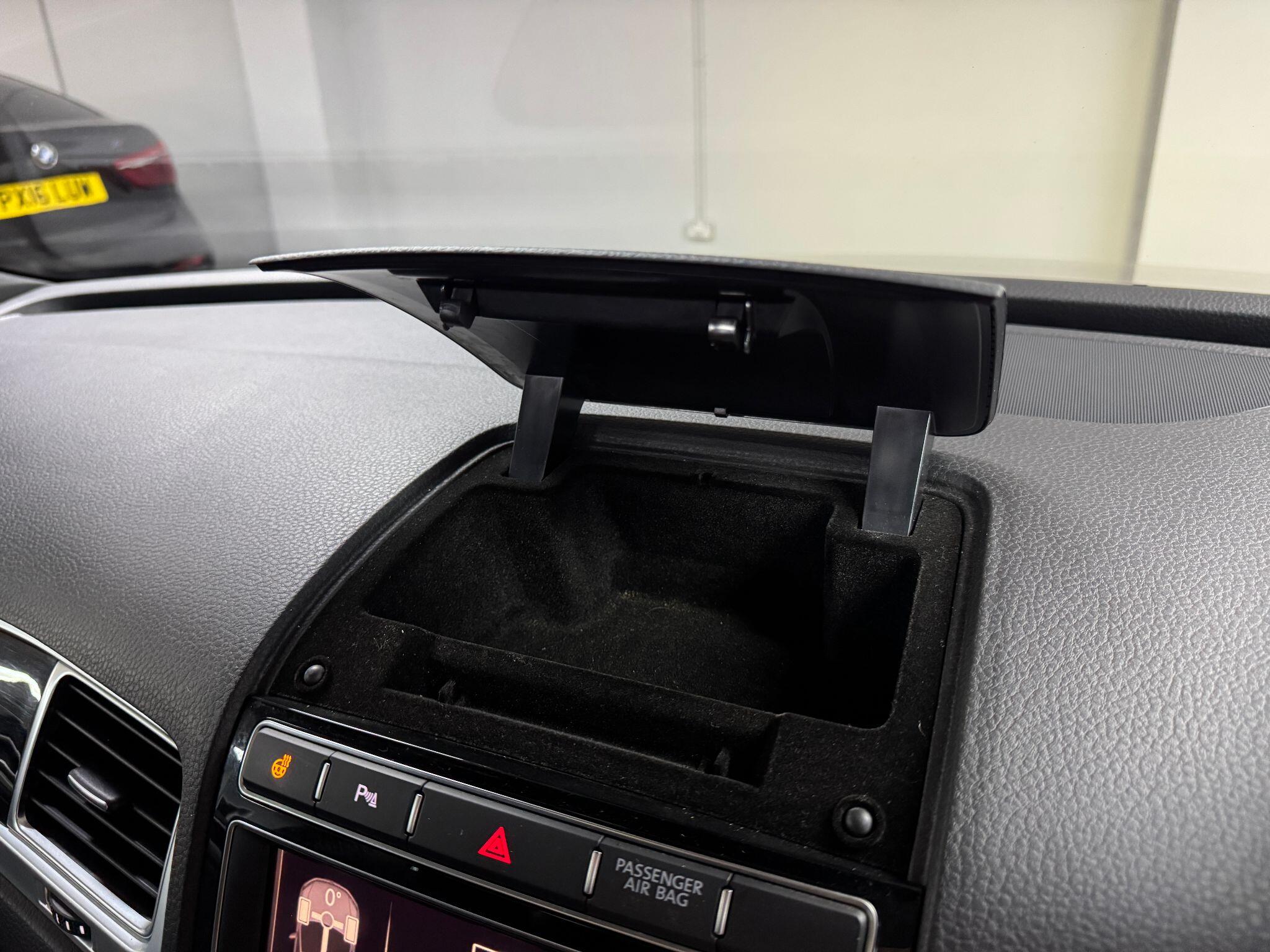 Volkswagen Touareg 3.0 TDI V6 BlueMotion Tech R-Line Tiptronic 4WD Euro 6 (s/s) 5dr 5dr Automatic 2015