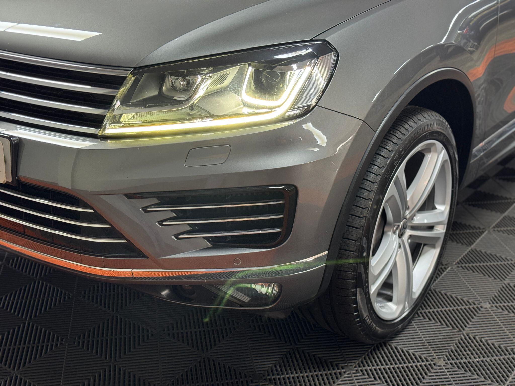 Volkswagen Touareg 3.0 TDI V6 BlueMotion Tech R-Line Tiptronic 4WD Euro 6 (s/s) 5dr 5dr Automatic 2015