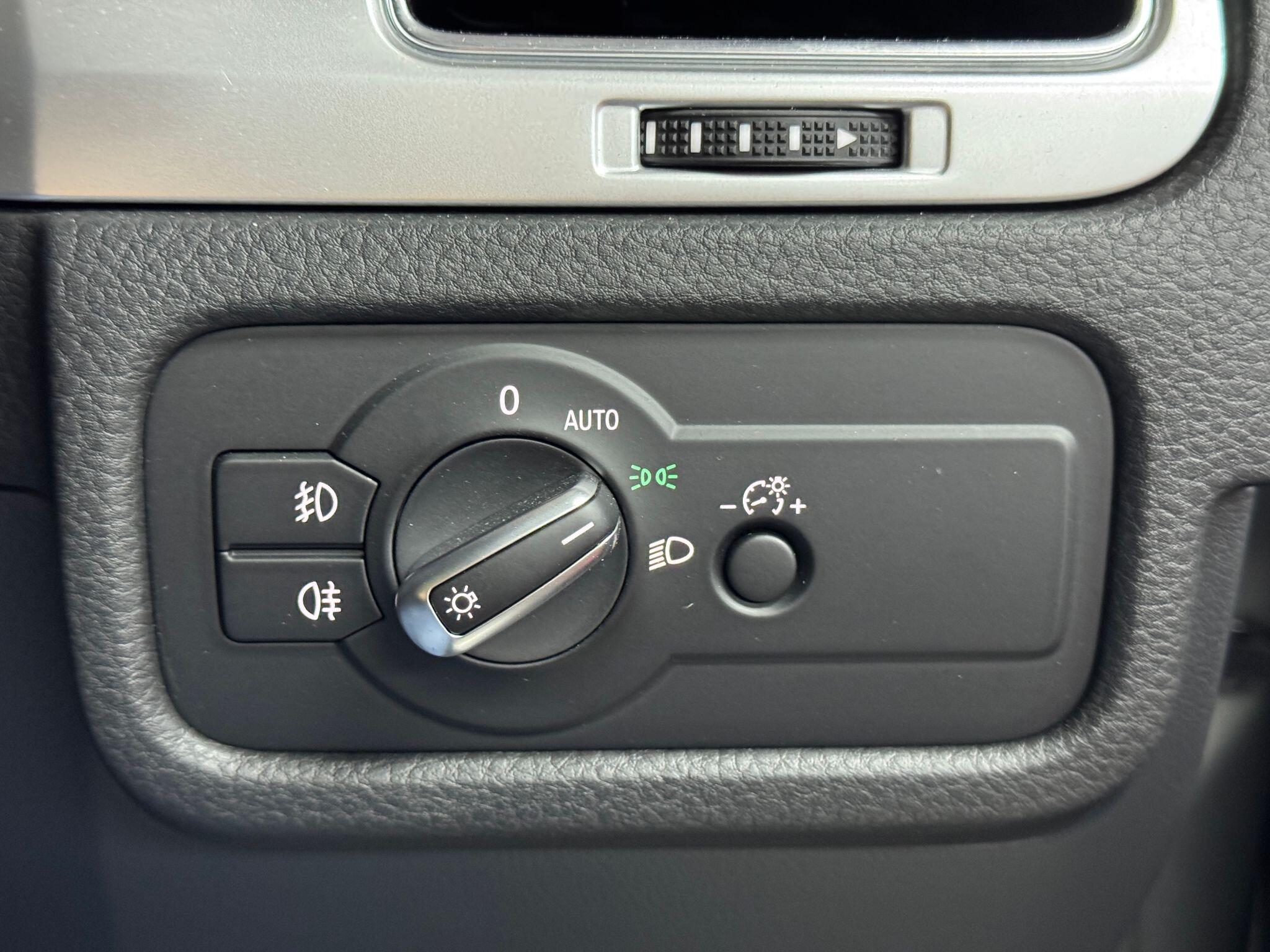 Volkswagen Touareg 3.0 TDI V6 BlueMotion Tech R-Line Tiptronic 4WD Euro 6 (s/s) 5dr 5dr Automatic 2015