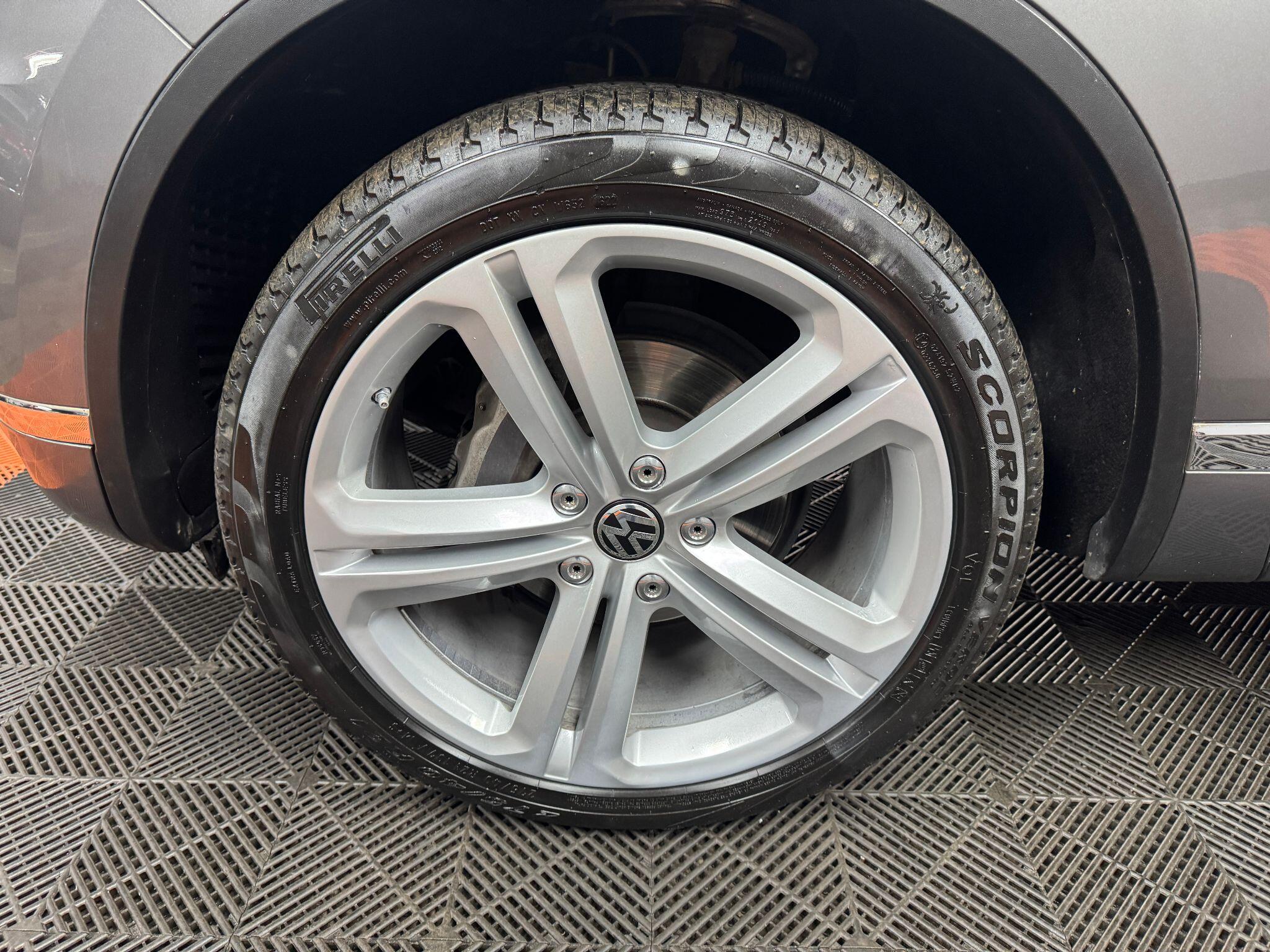 Volkswagen Touareg 3.0 TDI V6 BlueMotion Tech R-Line Tiptronic 4WD Euro 6 (s/s) 5dr 5dr Automatic 2015