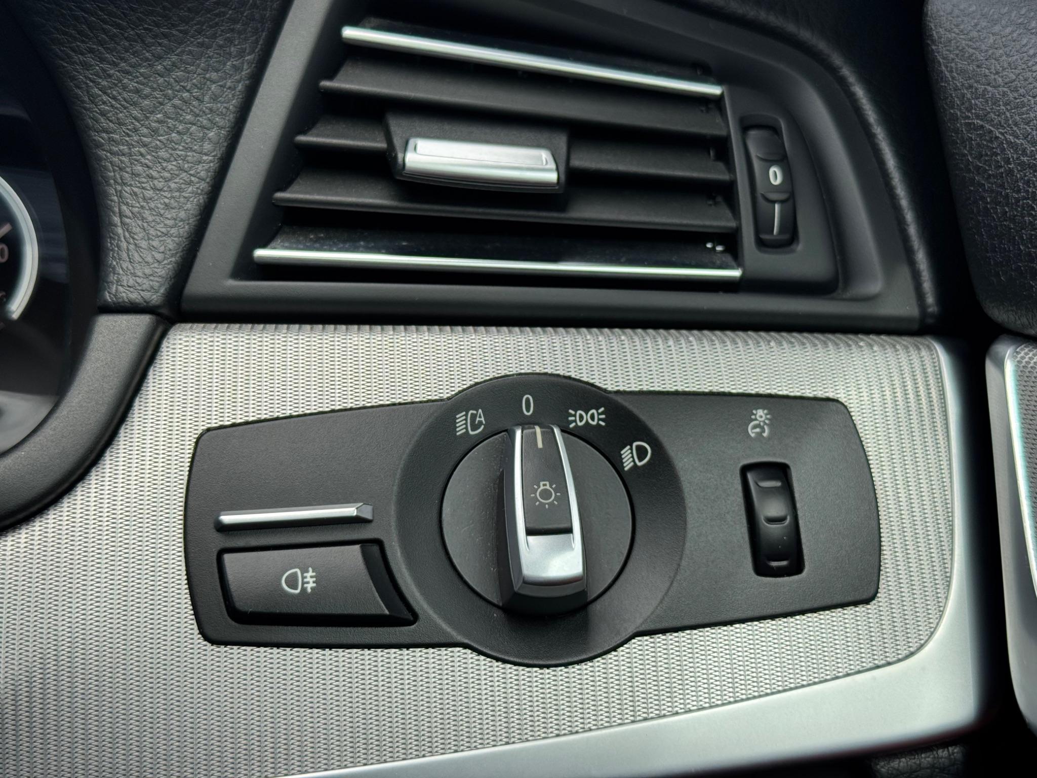 BMW M5 4.4 V8 DCT Euro 5 (s/s) 4dr 4dr Automatic 2012