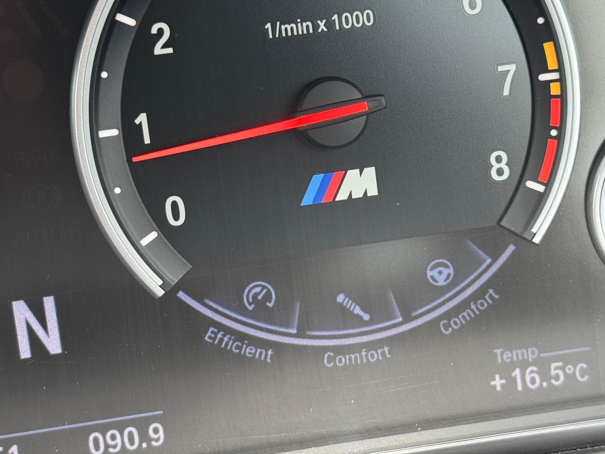 BMW M5 4.4 V8 DCT Euro 5 (s/s) 4dr 4dr Automatic 2012