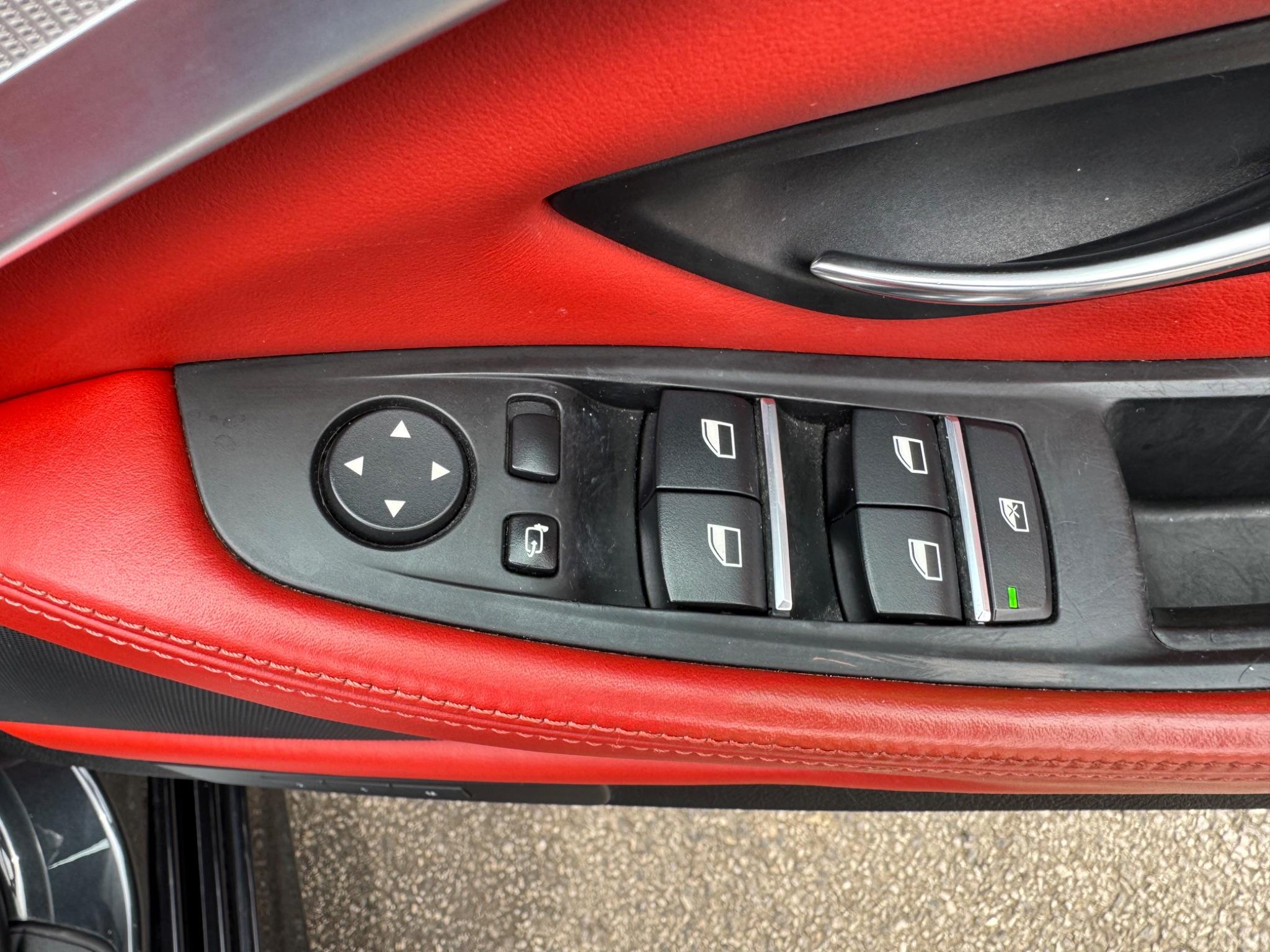 BMW M5 4.4 V8 DCT Euro 5 (s/s) 4dr 4dr Automatic 2012