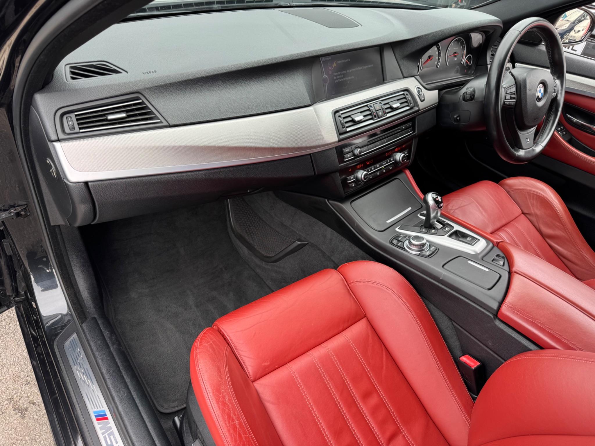 BMW M5 4.4 V8 DCT Euro 5 (s/s) 4dr 4dr Automatic 2012