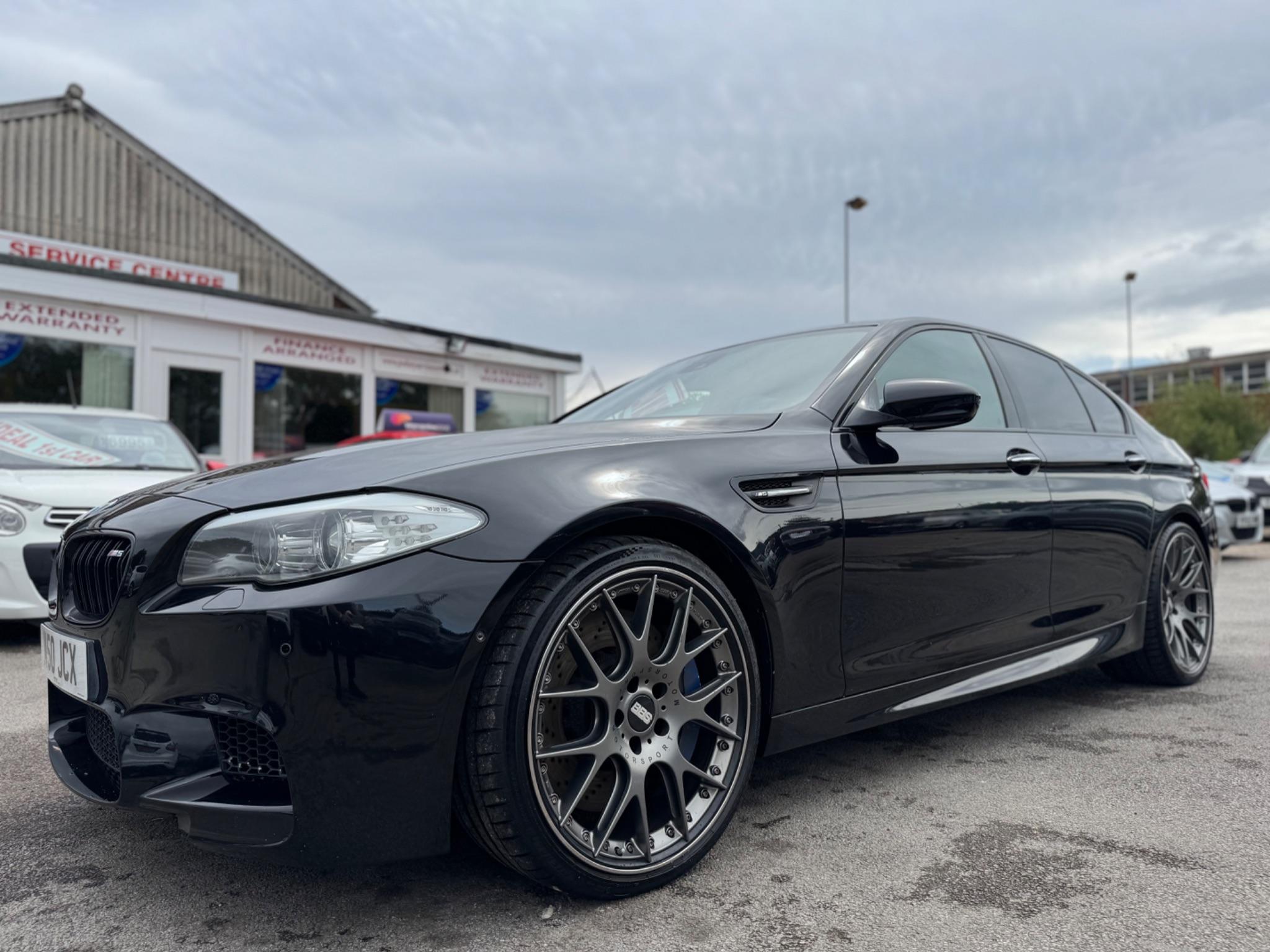 BMW M5 4.4 V8 DCT Euro 5 (s/s) 4dr 4dr Automatic 2012