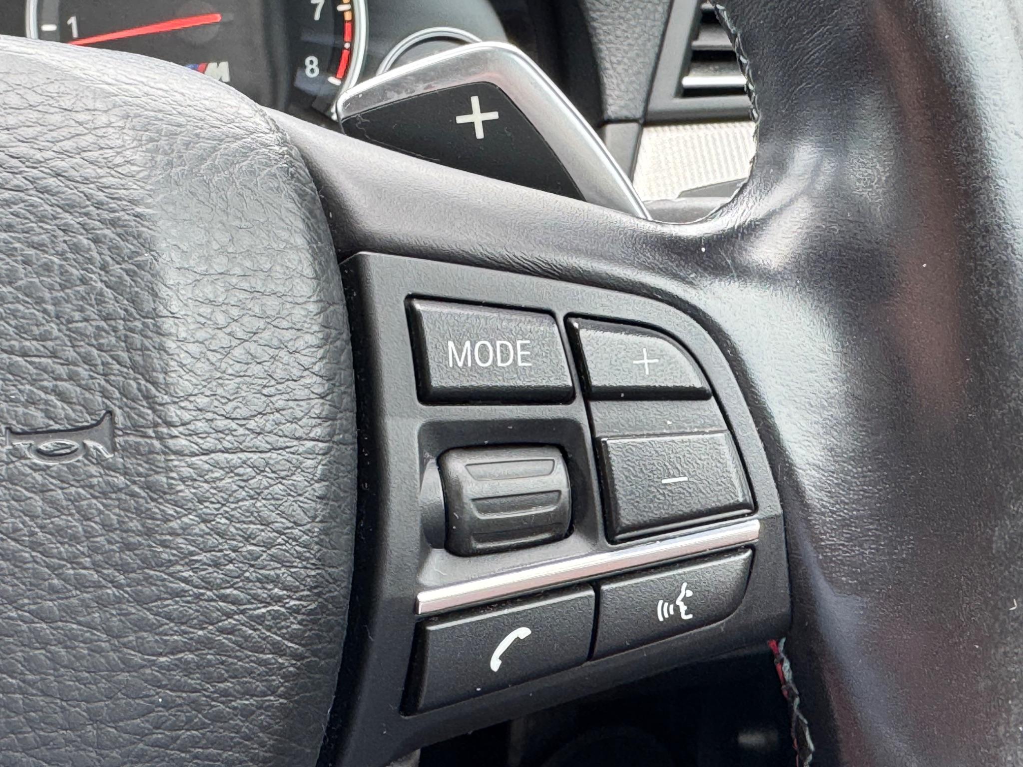 BMW M5 4.4 V8 DCT Euro 5 (s/s) 4dr 4dr Automatic 2012