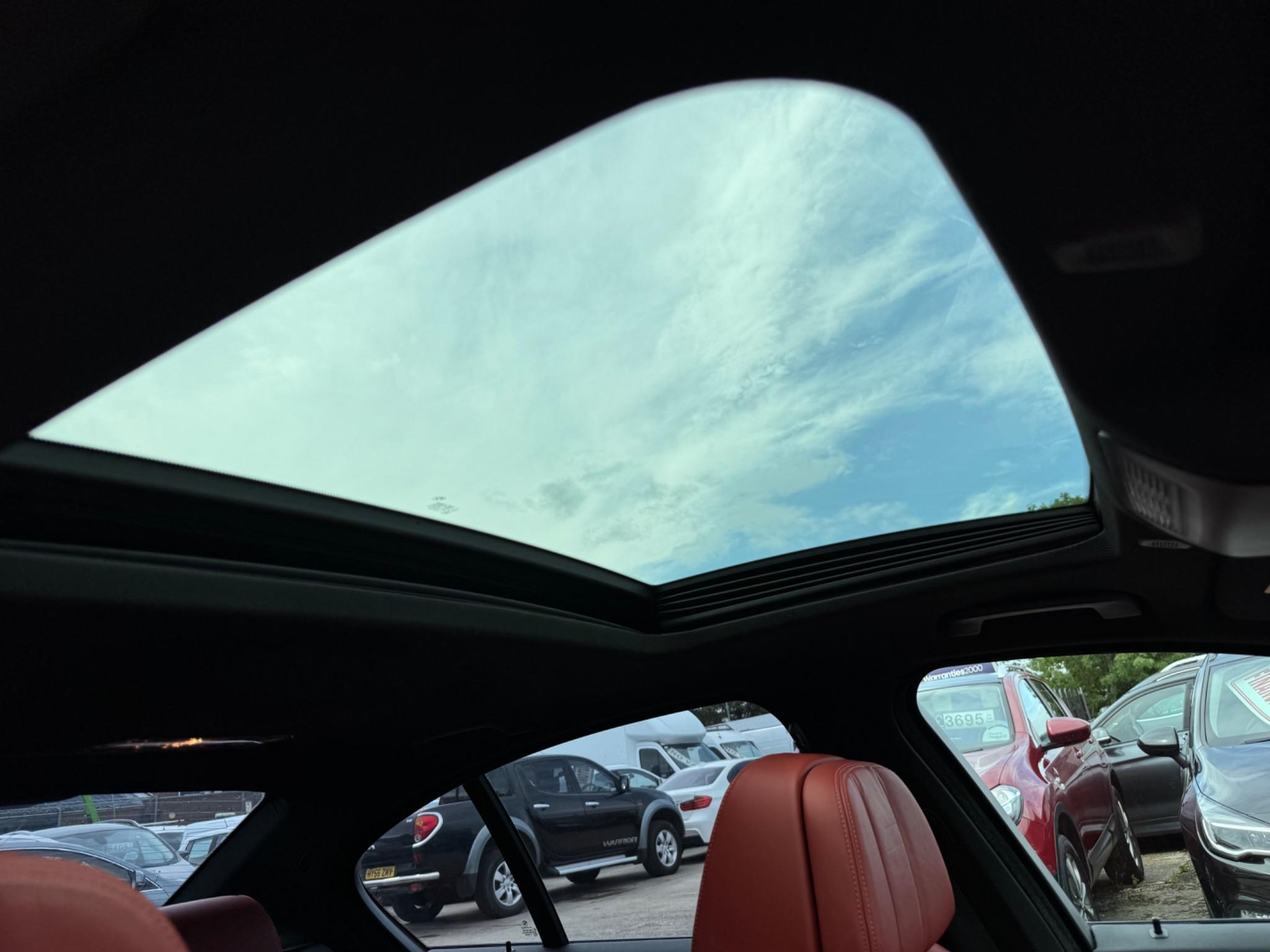 BMW M5 4.4 V8 DCT Euro 5 (s/s) 4dr 4dr Automatic 2012