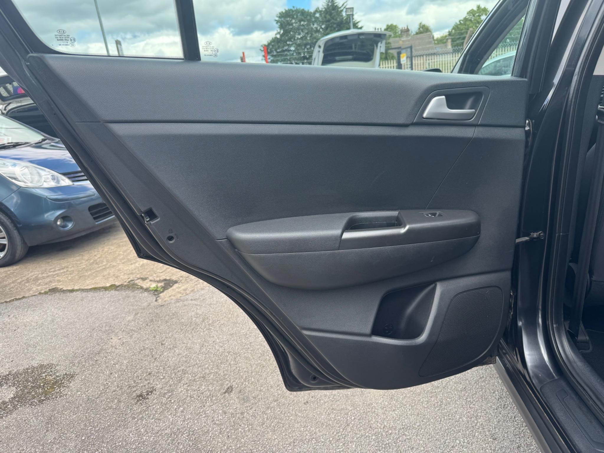 Kia Sportage 1.6 GDi 1 Euro 6 5dr 5dr Manual 2016