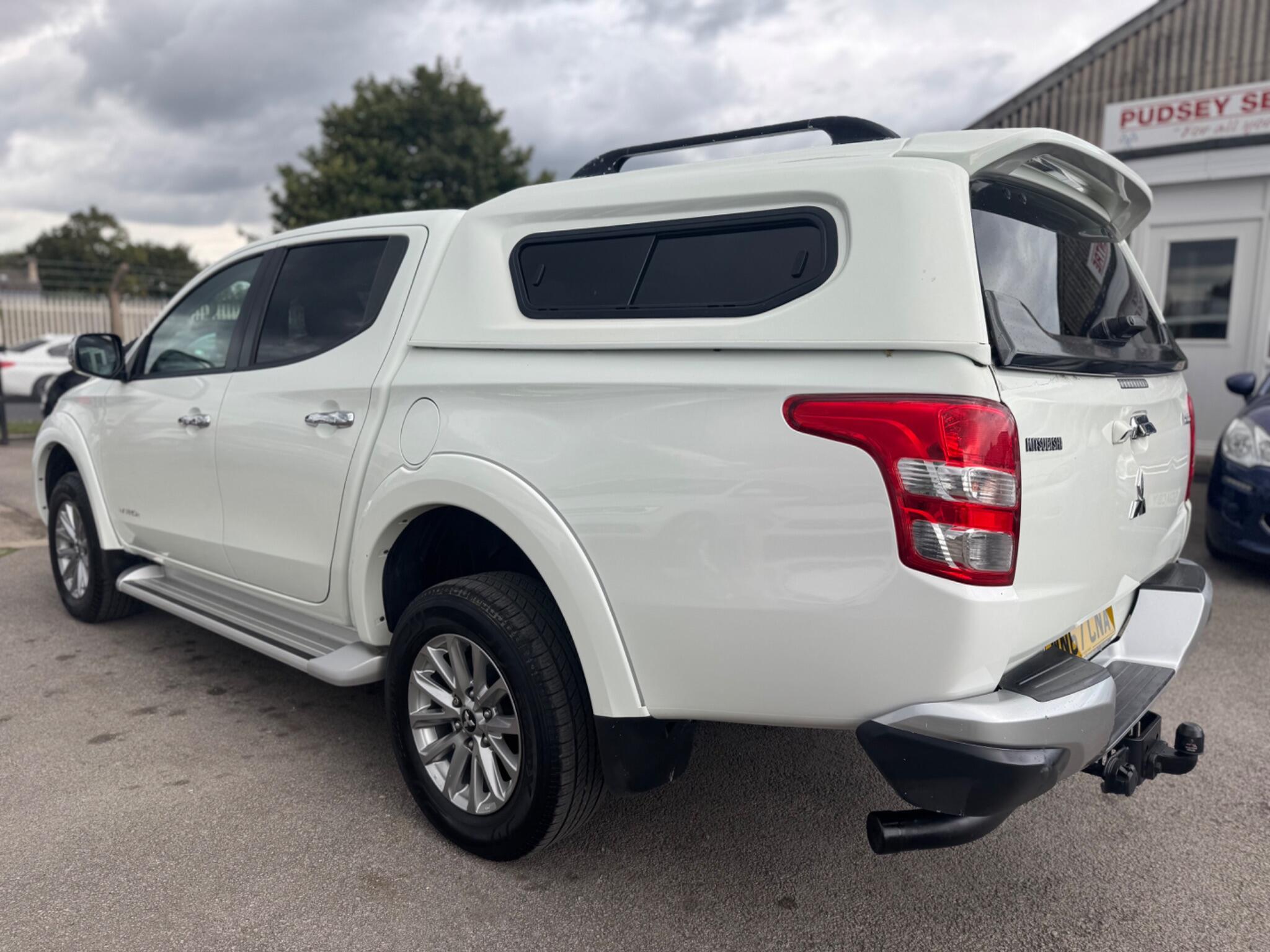 Mitsubishi L200 2.4 DI-D DC Warrior 4WD Euro 6 4dr 4dr Manual 2017