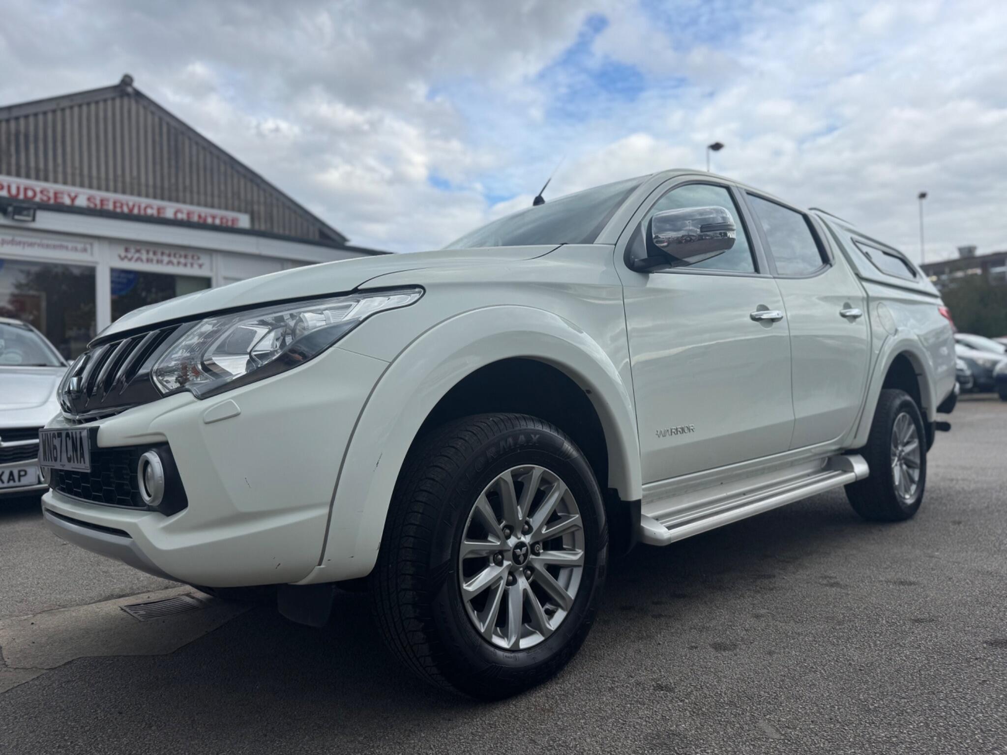 Mitsubishi L200 2.4 DI-D DC Warrior 4WD Euro 6 4dr 4dr Manual 2017