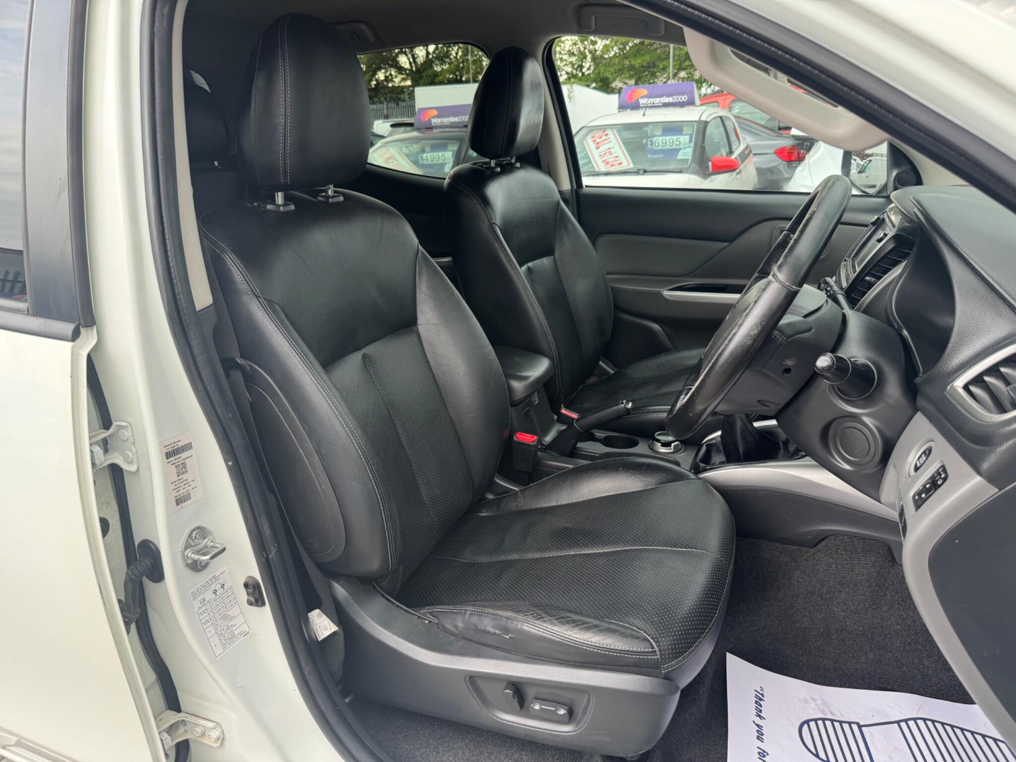 Mitsubishi L200 2.4 DI-D DC Warrior 4WD Euro 6 4dr 4dr Manual 2017
