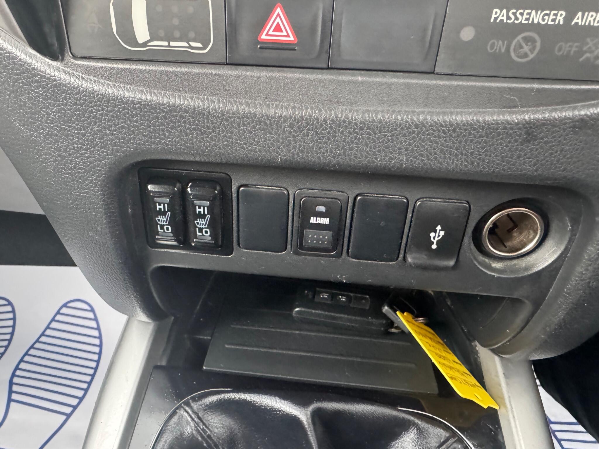 Mitsubishi L200 2.4 DI-D DC Warrior 4WD Euro 6 4dr 4dr Manual 2017