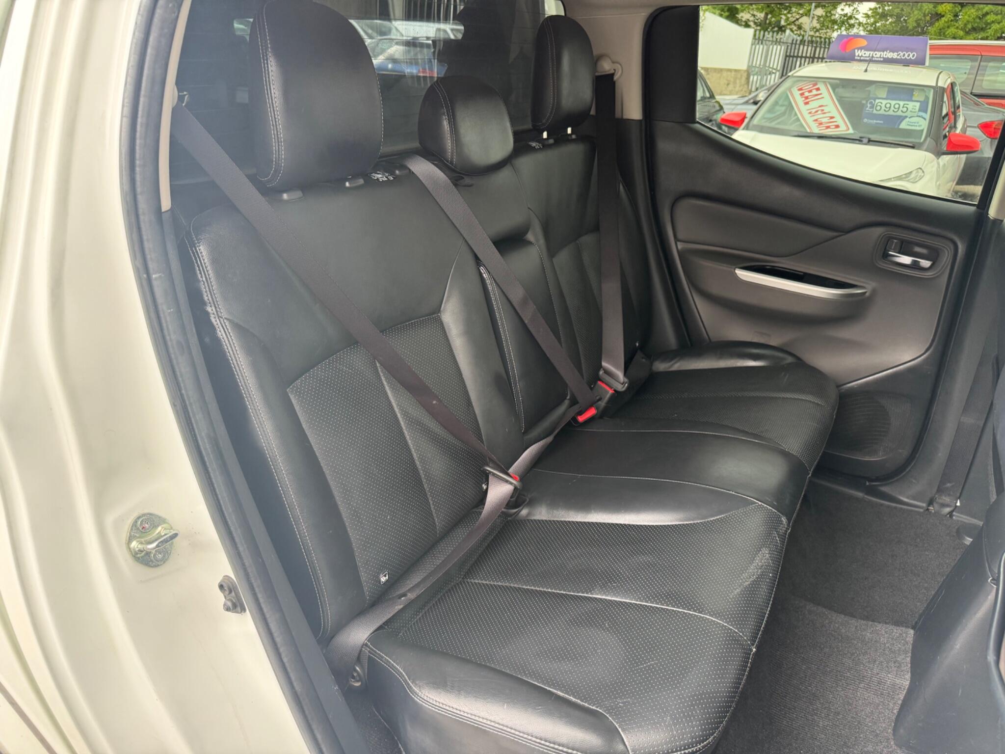 Mitsubishi L200 2.4 DI-D DC Warrior 4WD Euro 6 4dr 4dr Manual 2017