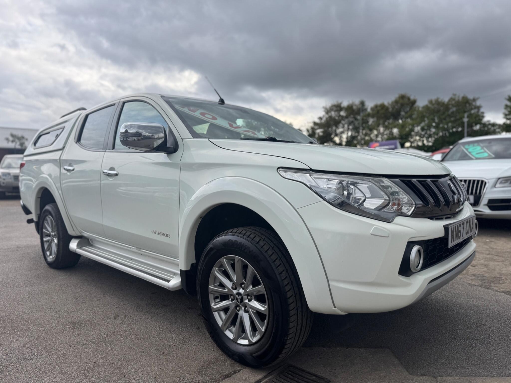 Mitsubishi L200 2.4 DI-D DC Warrior 4WD Euro 6 4dr 4dr Manual 2017