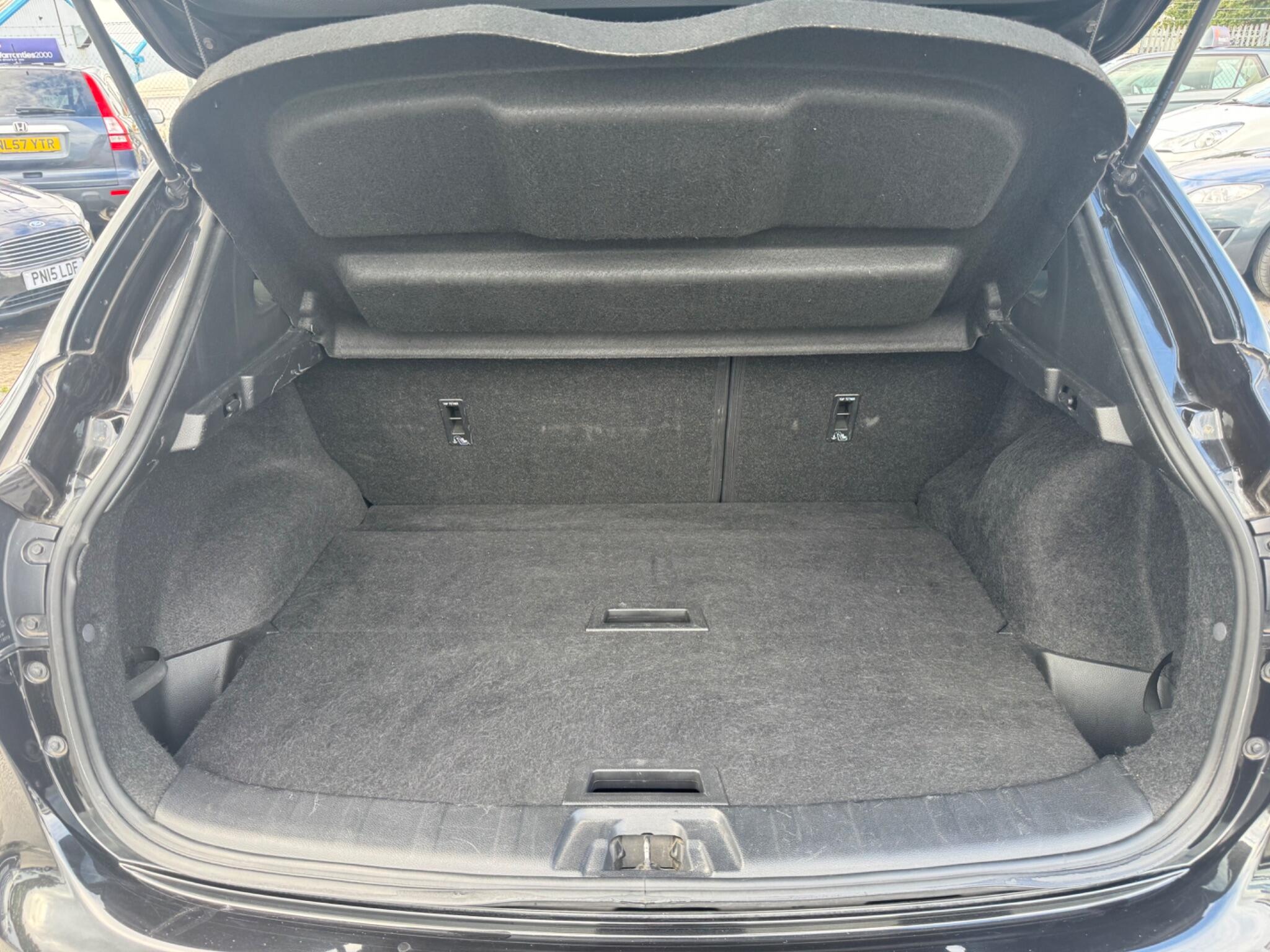 Nissan Qashqai 1.5 dCi Tekna 2WD Euro 5 (s/s) 5dr 5dr Manual 2014