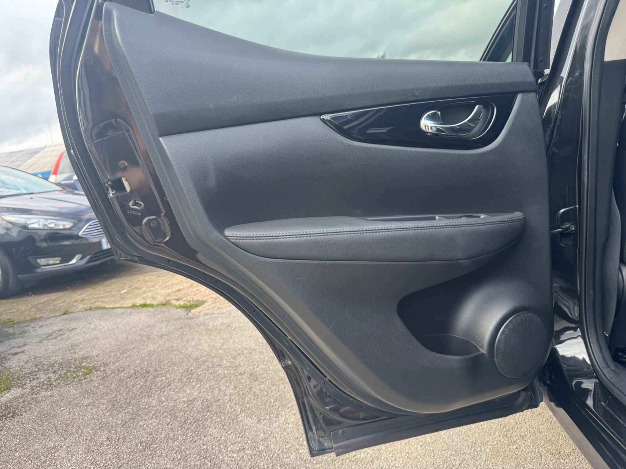 Nissan Qashqai 1.5 dCi Tekna 2WD Euro 5 (s/s) 5dr 5dr Manual 2014