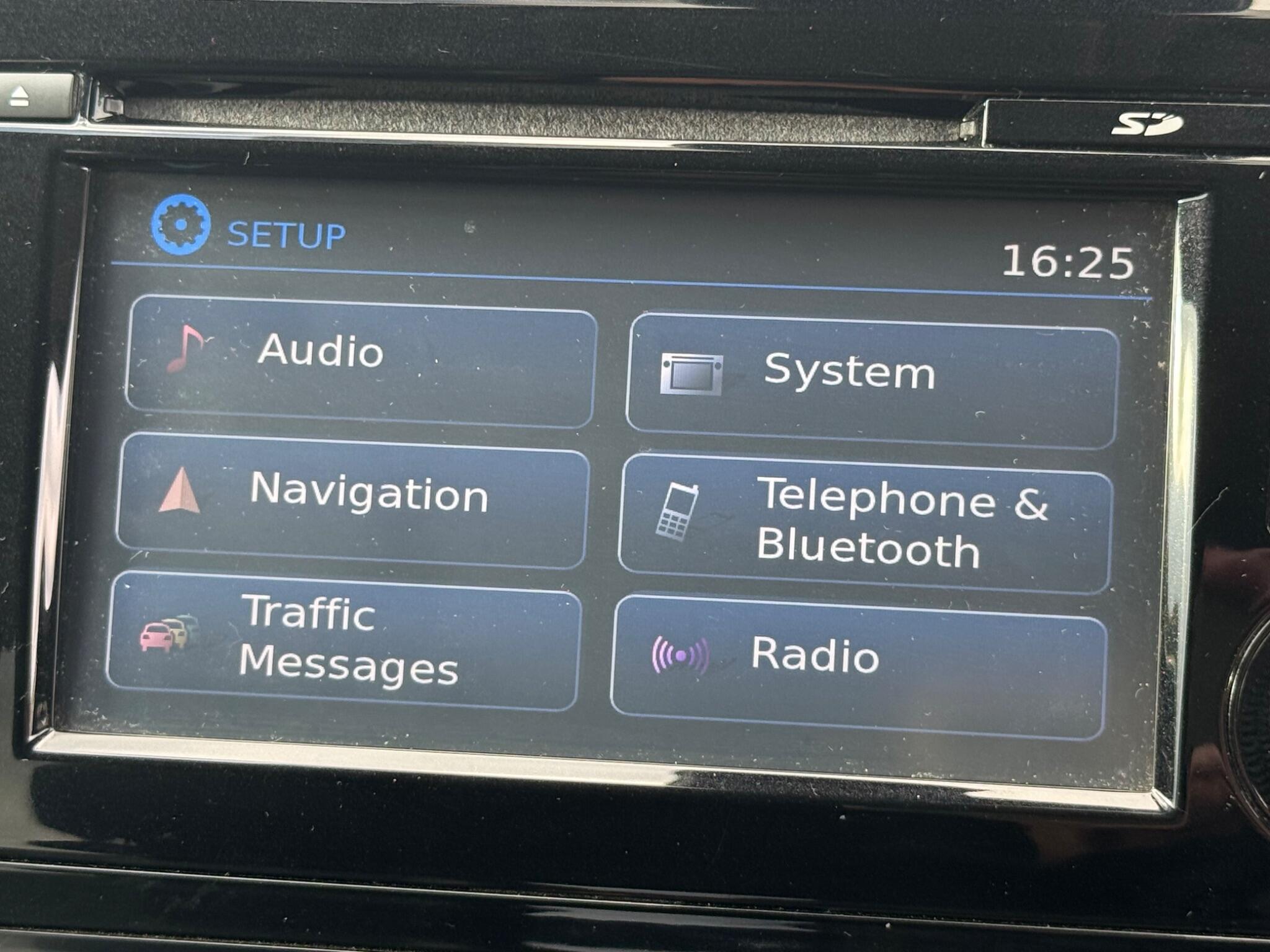 Nissan Qashqai 1.5 dCi Tekna 2WD Euro 5 (s/s) 5dr 5dr Manual 2014