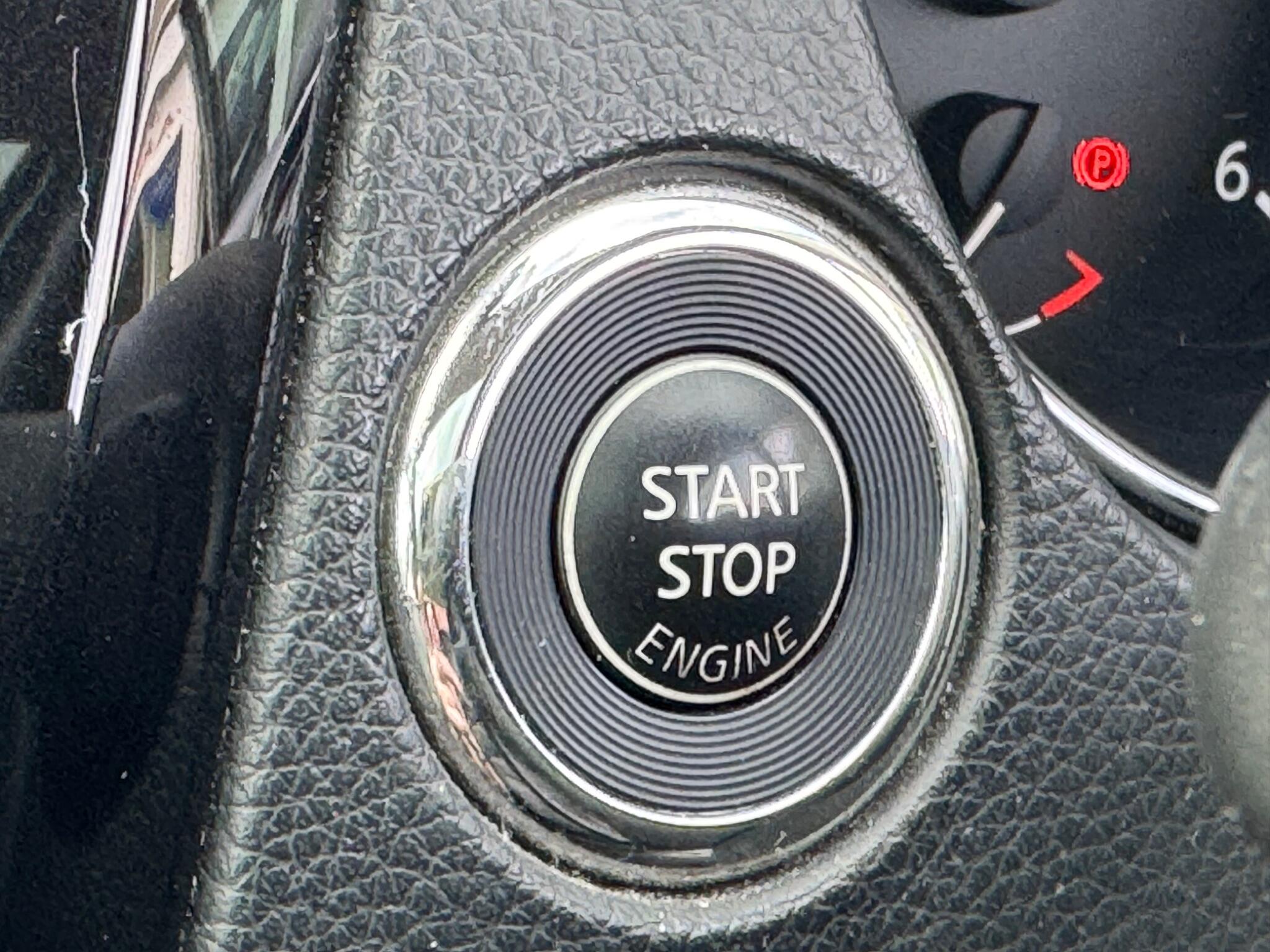 Nissan Qashqai 1.5 dCi Tekna 2WD Euro 5 (s/s) 5dr 5dr Manual 2014