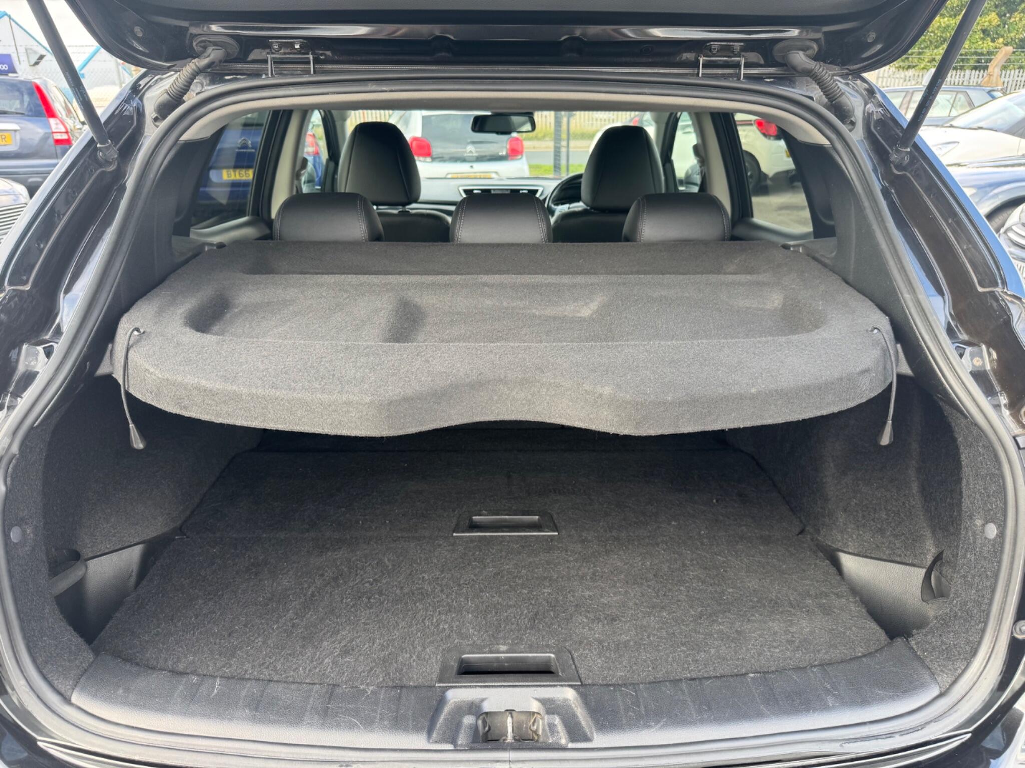 Nissan Qashqai 1.5 dCi Tekna 2WD Euro 5 (s/s) 5dr 5dr Manual 2014