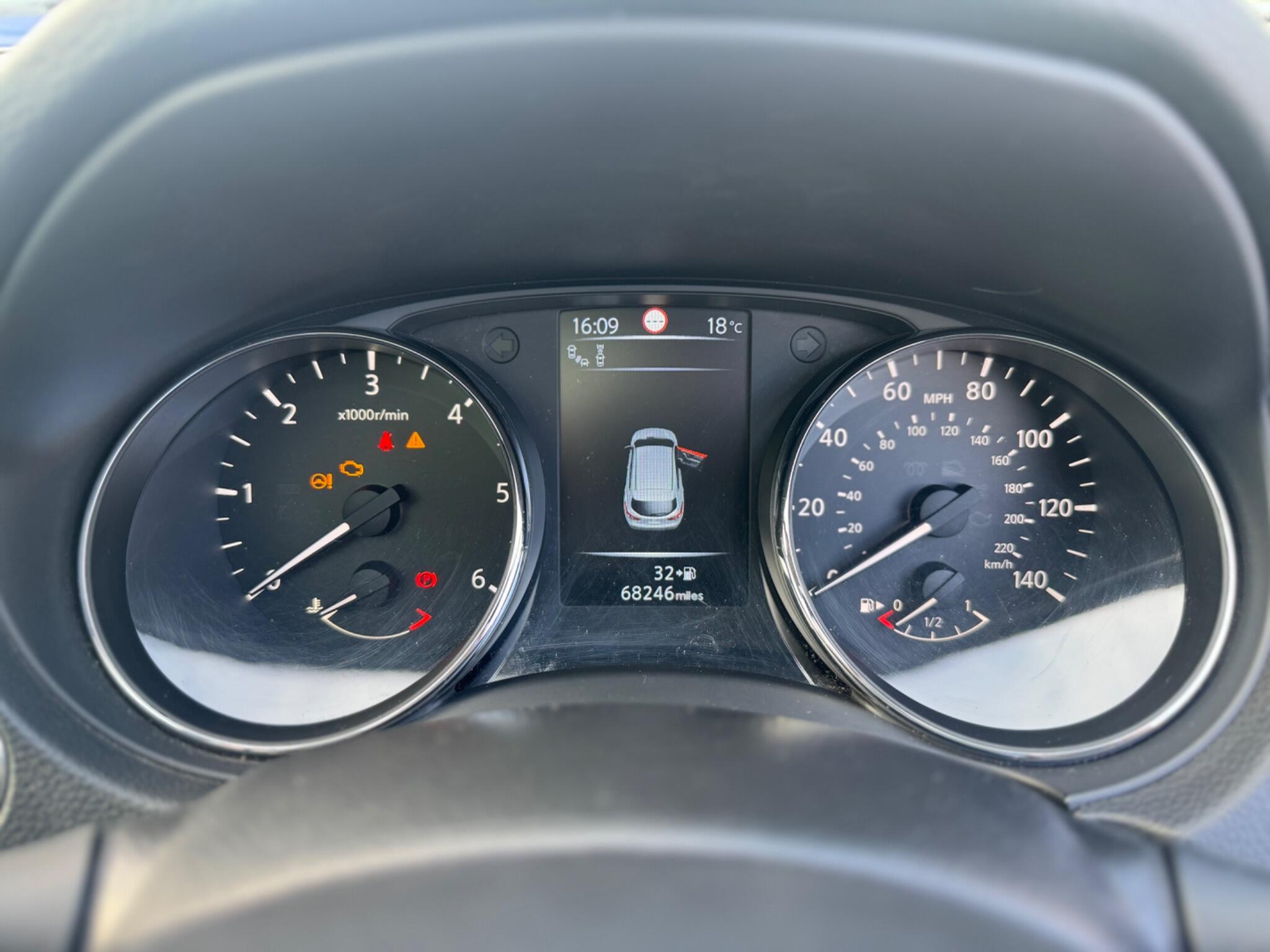 Nissan Qashqai 1.5 dCi Tekna 2WD Euro 5 (s/s) 5dr 5dr Manual 2014