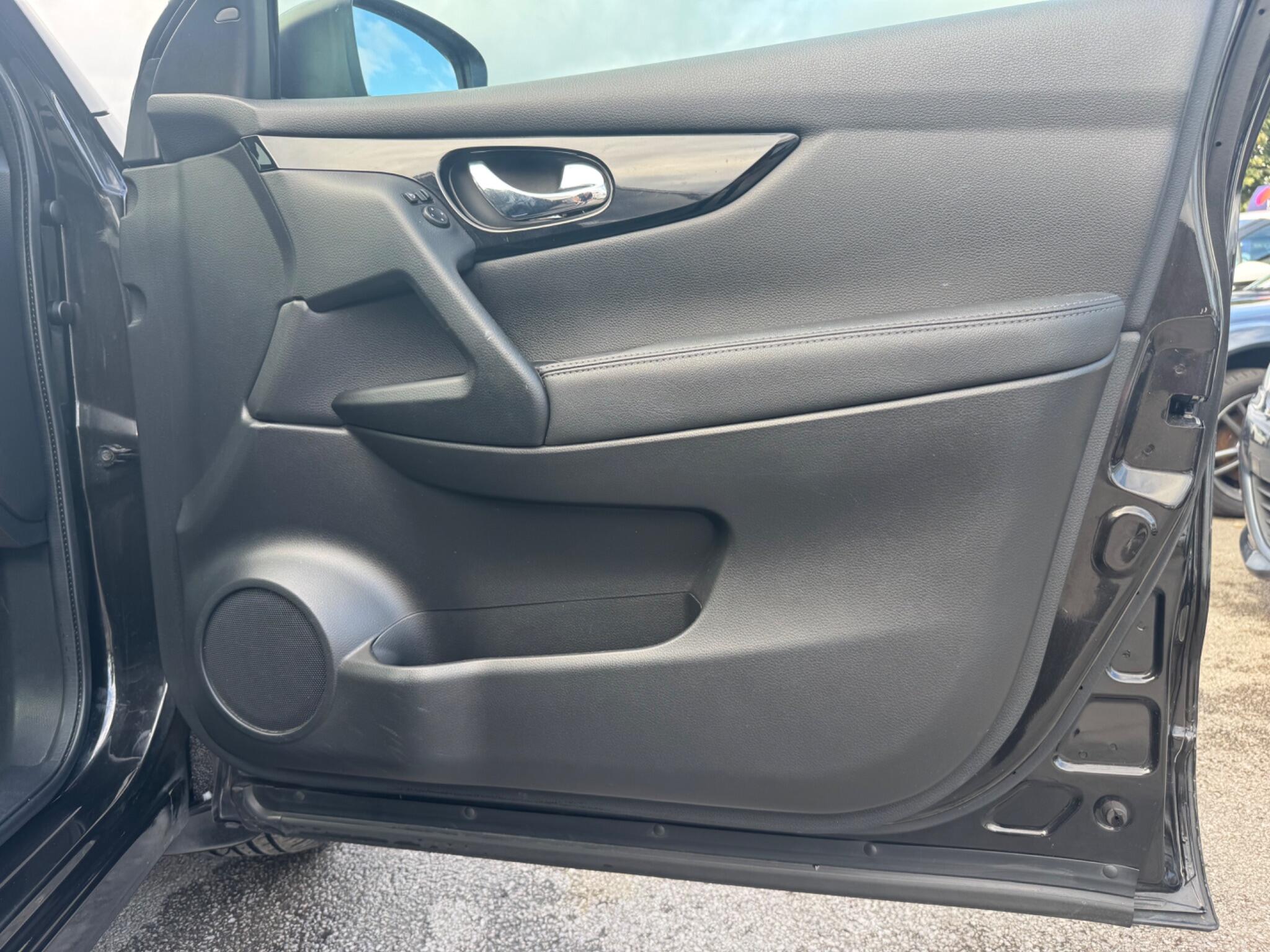 Nissan Qashqai 1.5 dCi Tekna 2WD Euro 5 (s/s) 5dr 5dr Manual 2014