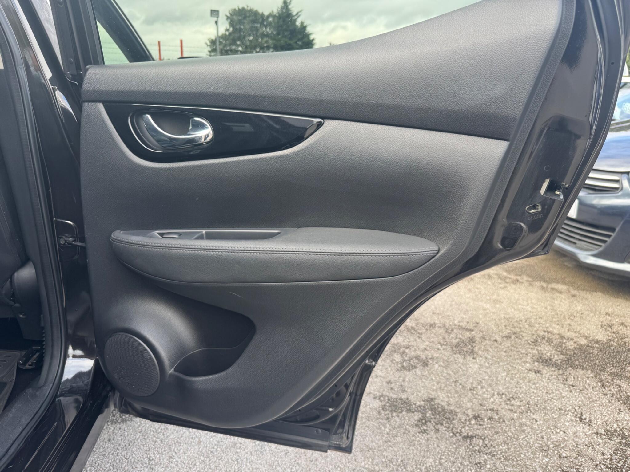 Nissan Qashqai 1.5 dCi Tekna 2WD Euro 5 (s/s) 5dr 5dr Manual 2014