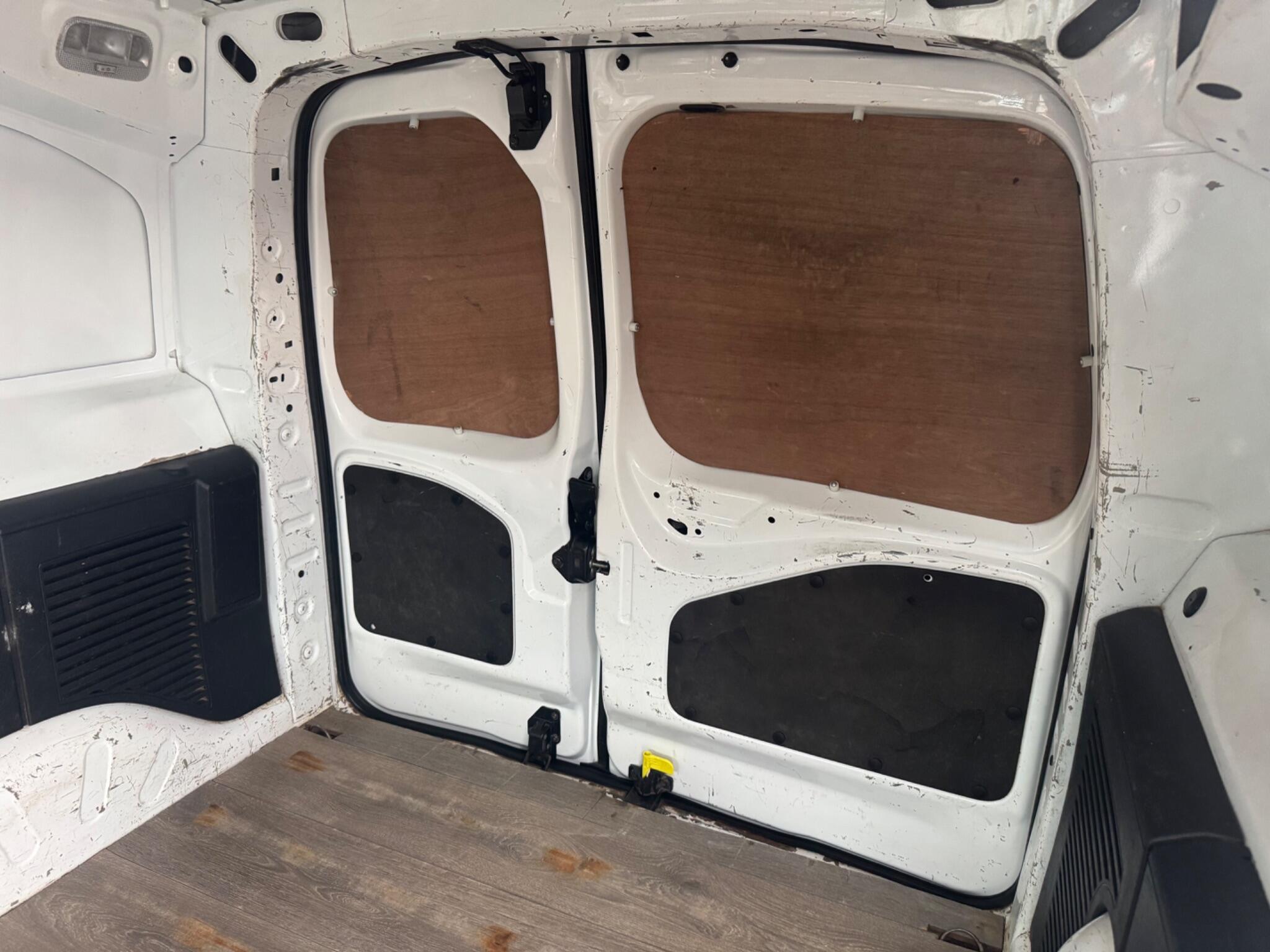 Peugeot Partner 1.6 HDi 850 S L1 4dr 4dr Manual 2011