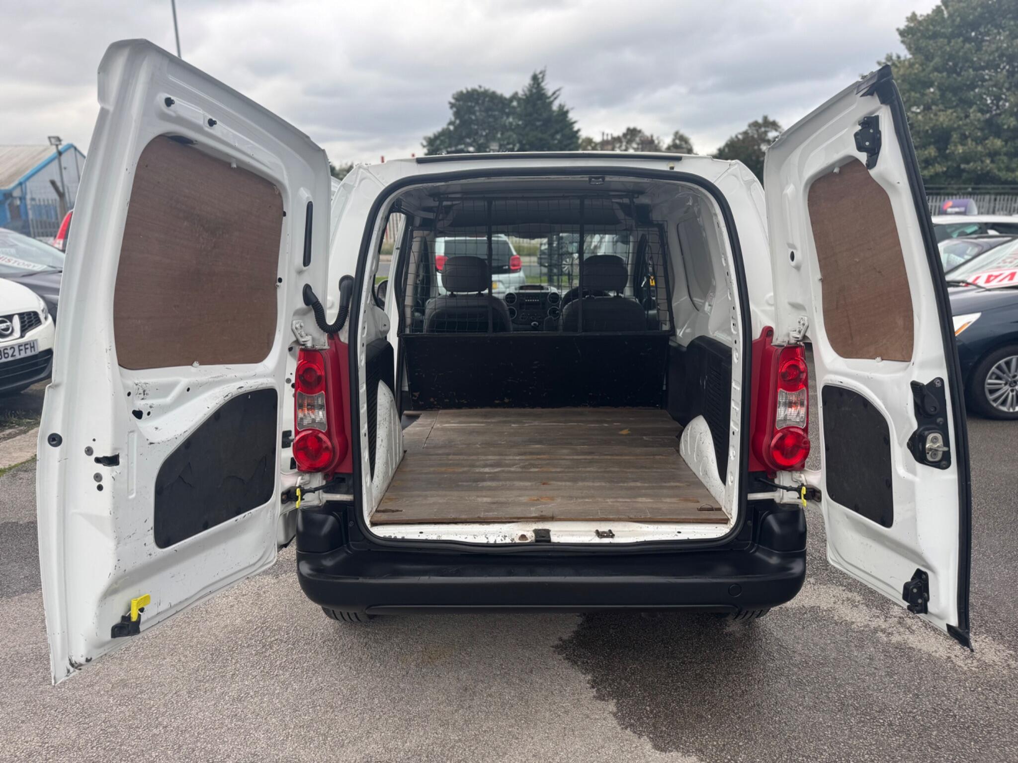 Peugeot Partner 1.6 HDi 850 S L1 4dr 4dr Manual 2011