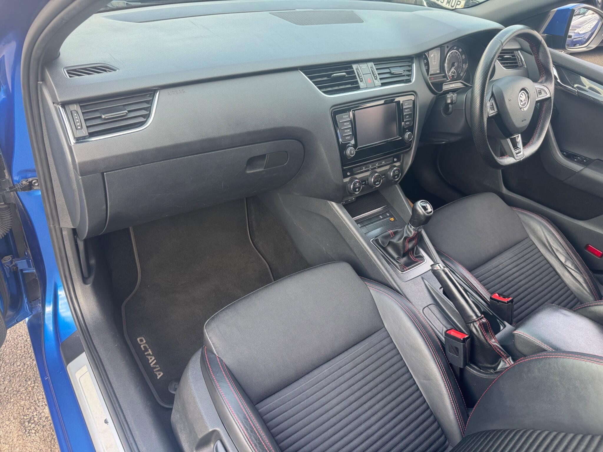 Skoda Octavia 2.0 TDI vRS Estate 5dr Diesel Manual Euro 6 (s/s) (SNav) (184 ps) 5dr Manual 2015
