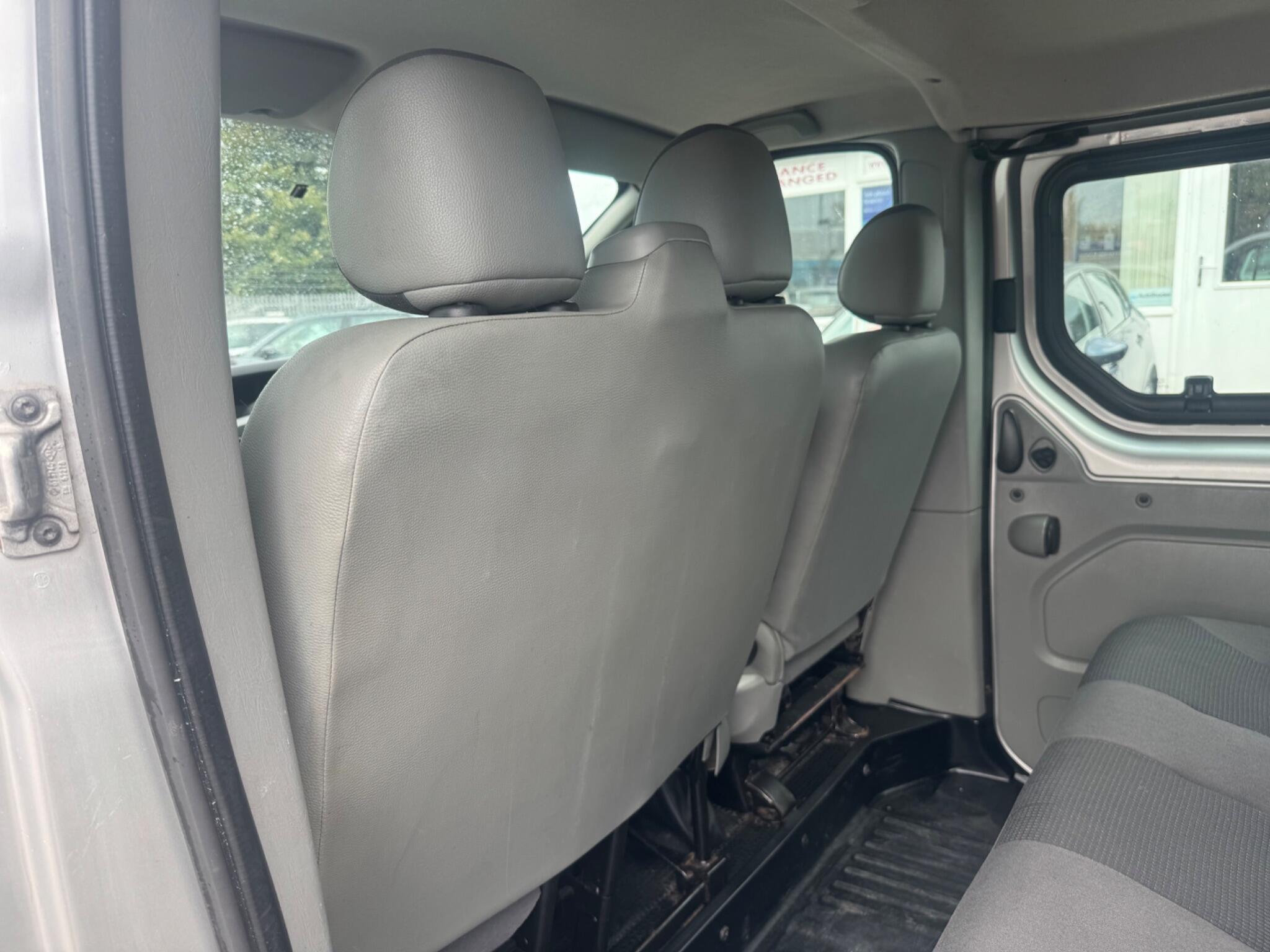 Vauxhall Vivaro 2.0 2900 CDTi Sportive Crew Van FWD L3 5dr 5dr Manual 2008