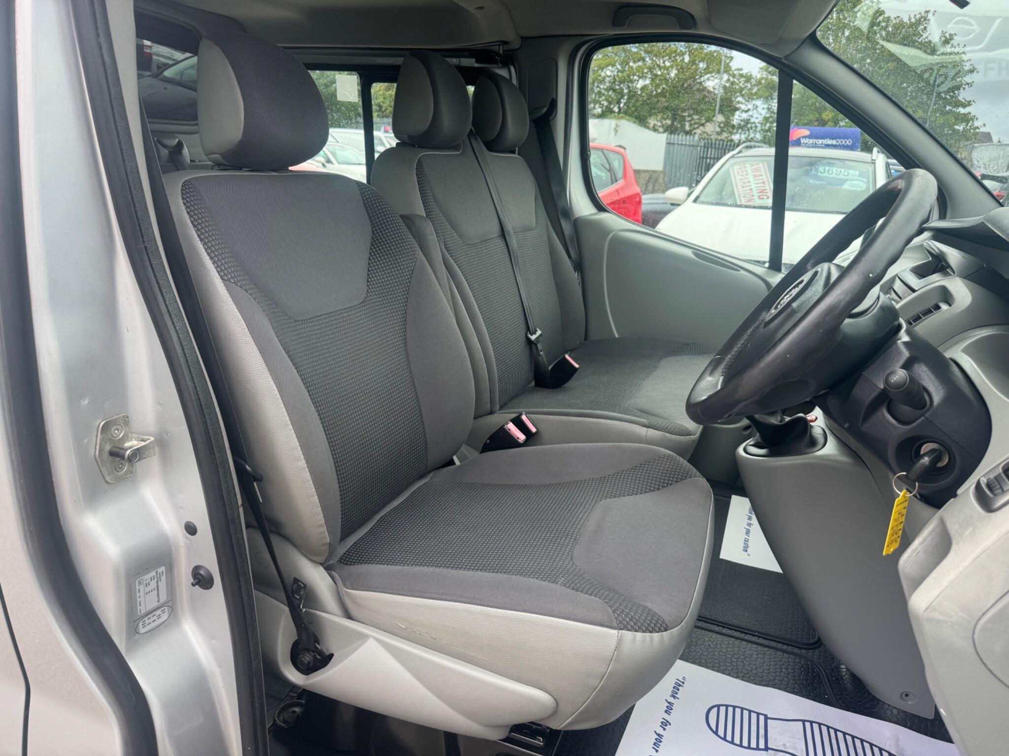 Vauxhall Vivaro 2.0 2900 CDTi Sportive Crew Van FWD L3 5dr 5dr Manual 2008