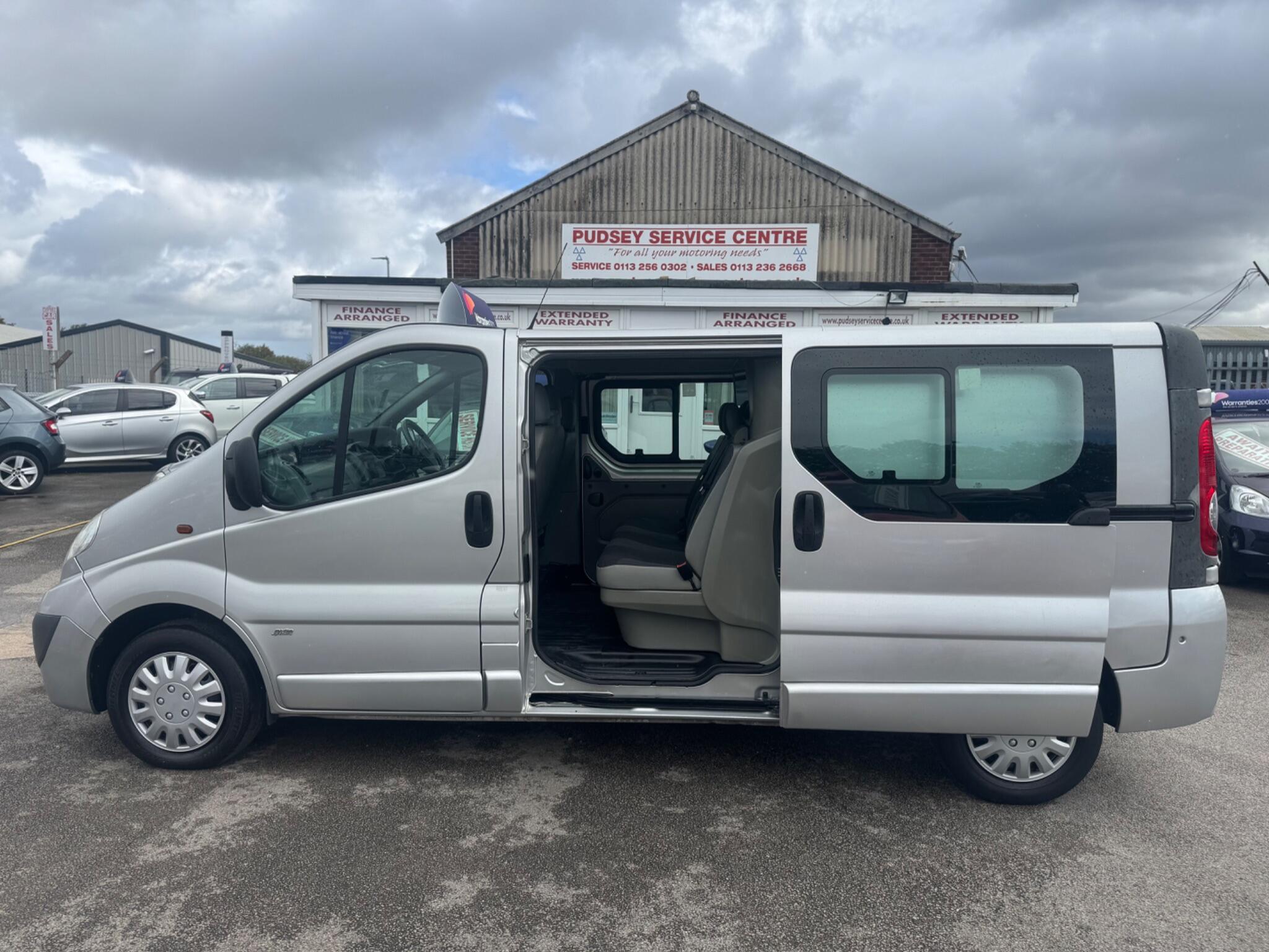 Vauxhall Vivaro 2.0 2900 CDTi Sportive Crew Van FWD L3 5dr 5dr Manual 2008