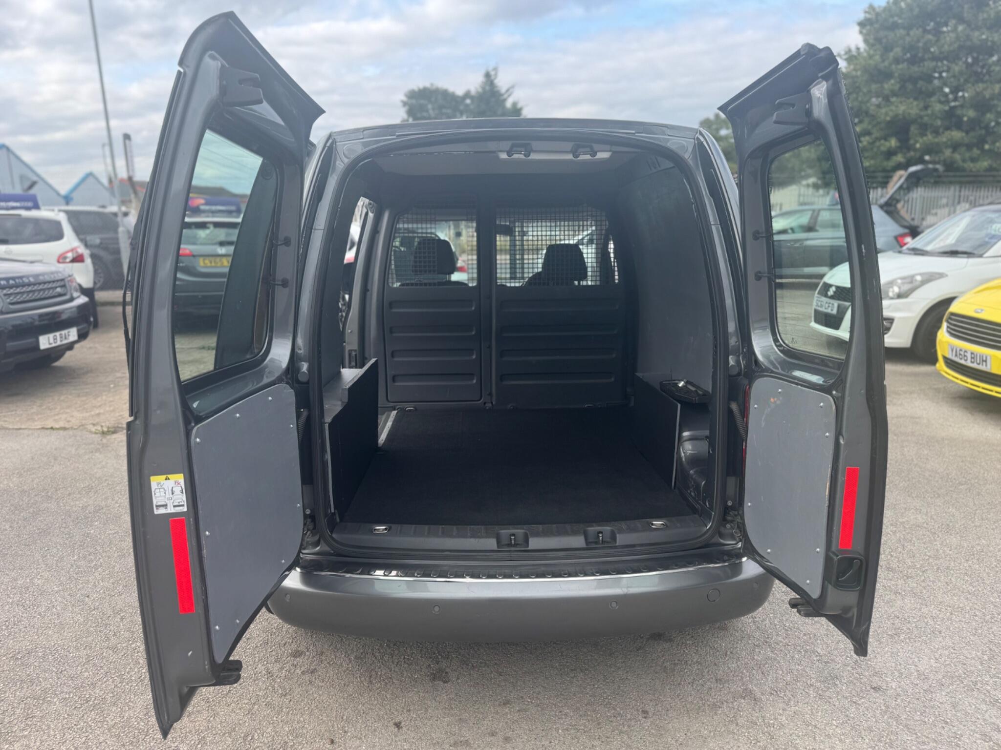 Volkswagen Caddy 1.6 TDI C20 Trendline L1 H1 4dr 4dr Manual 2014