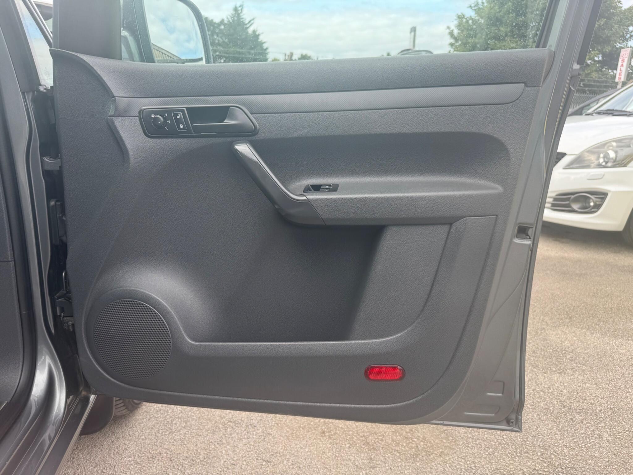 Volkswagen Caddy 1.6 TDI C20 Trendline L1 H1 4dr 4dr Manual 2014