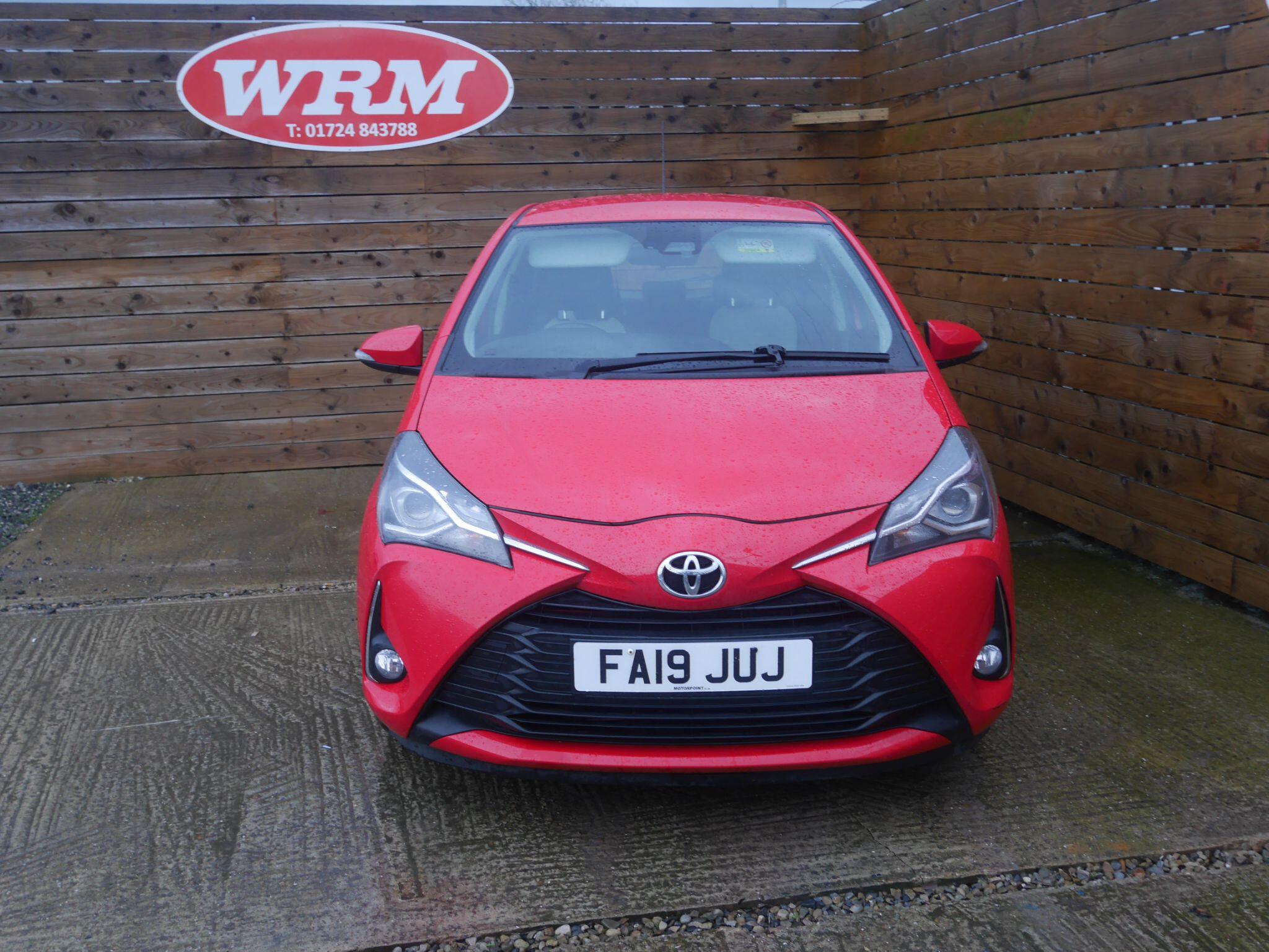 2019 Toyota Yaris 1.5 VVT-i Icon Tech Hatchback 5dr Petrol Manual Euro 6 (111 ps), exterior view 4