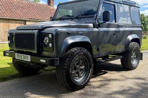 Land Rover Defender 90