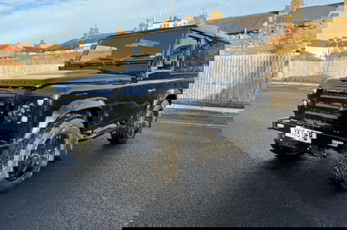 Land Rover Defender 90