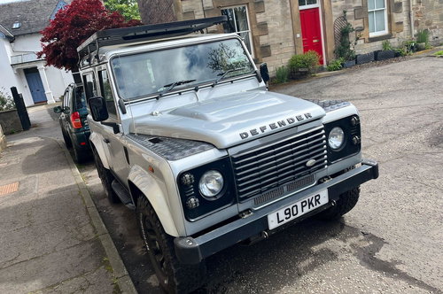 Land Rover Defender 90