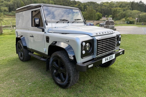 Land Rover Defender 90