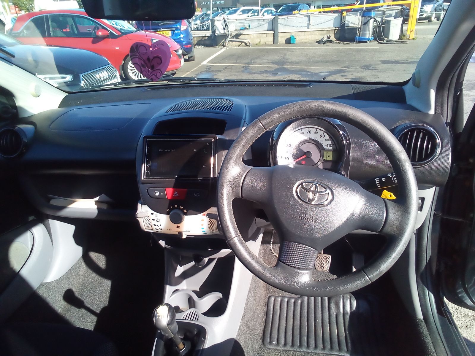 Toyota Aygo 1.0L Go VVT-i Hatchback 5dr Petrol Manual Euro 5 (67 bhp) 5dr Manual 2011