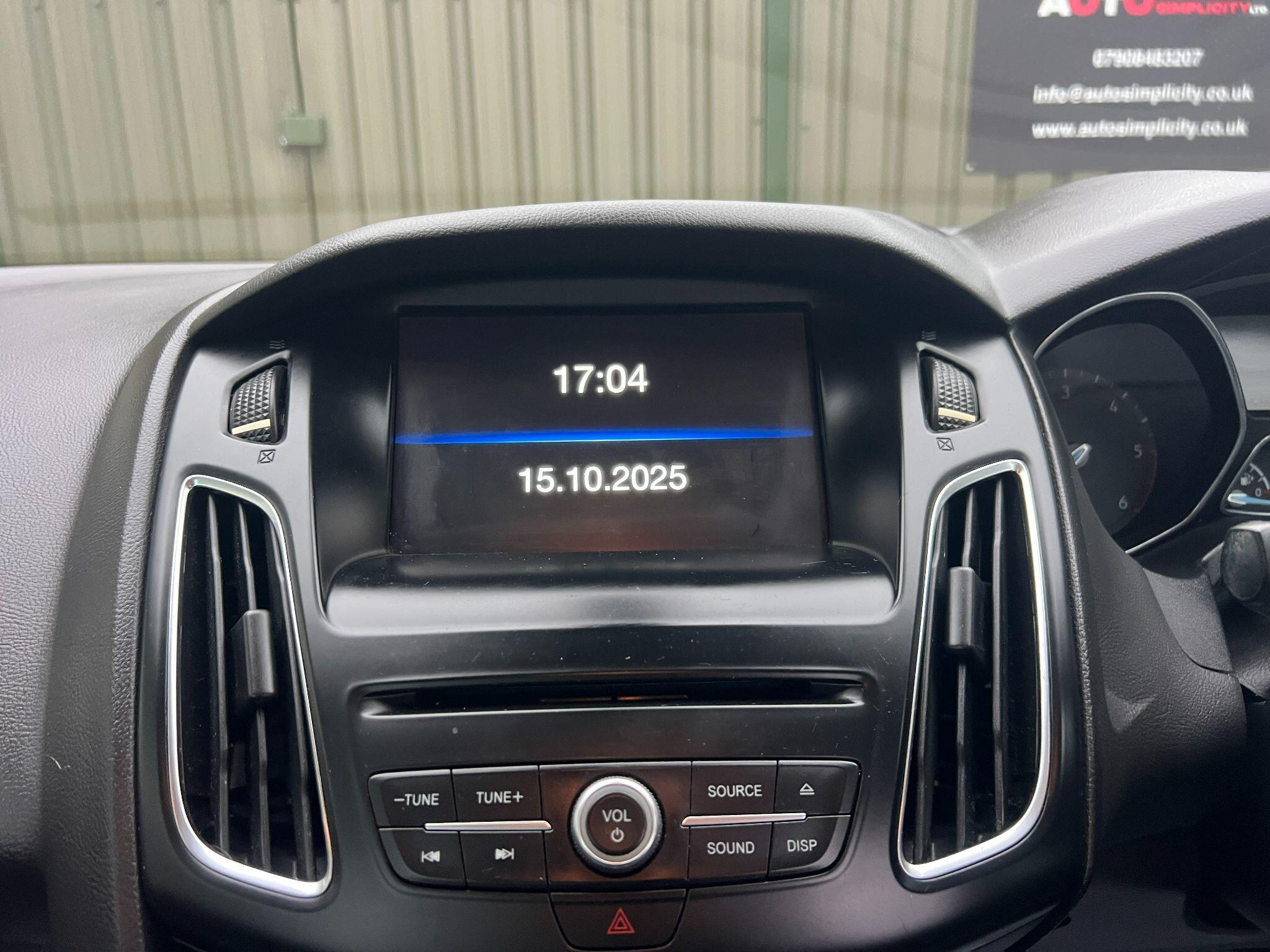 Ford Focus 1.6 TDCi Zetec Euro 5 (s/s) 5dr 5dr Manual 2015
