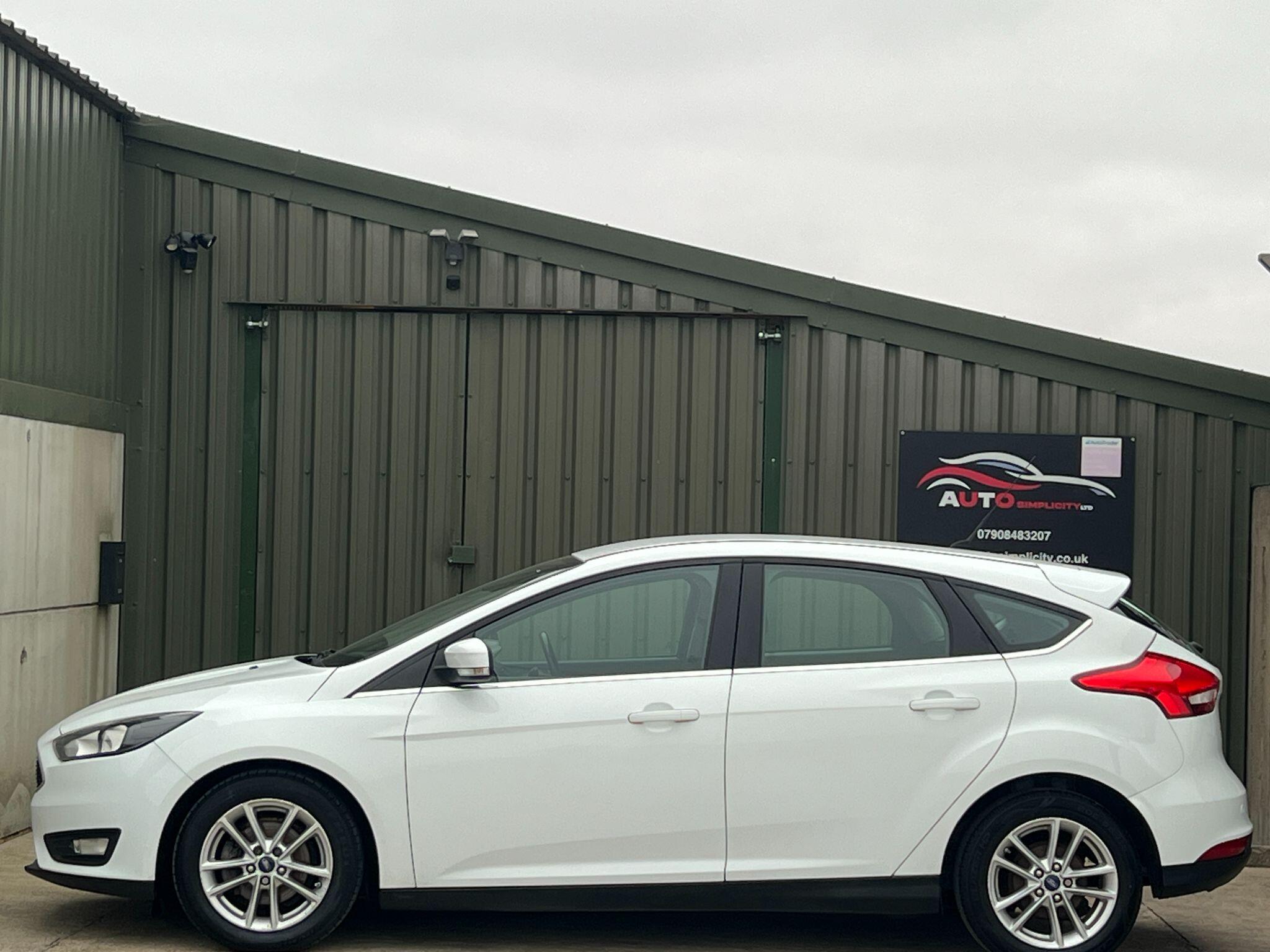 Ford Focus 1.6 TDCi Zetec Euro 5 (s/s) 5dr 5dr Manual 2015