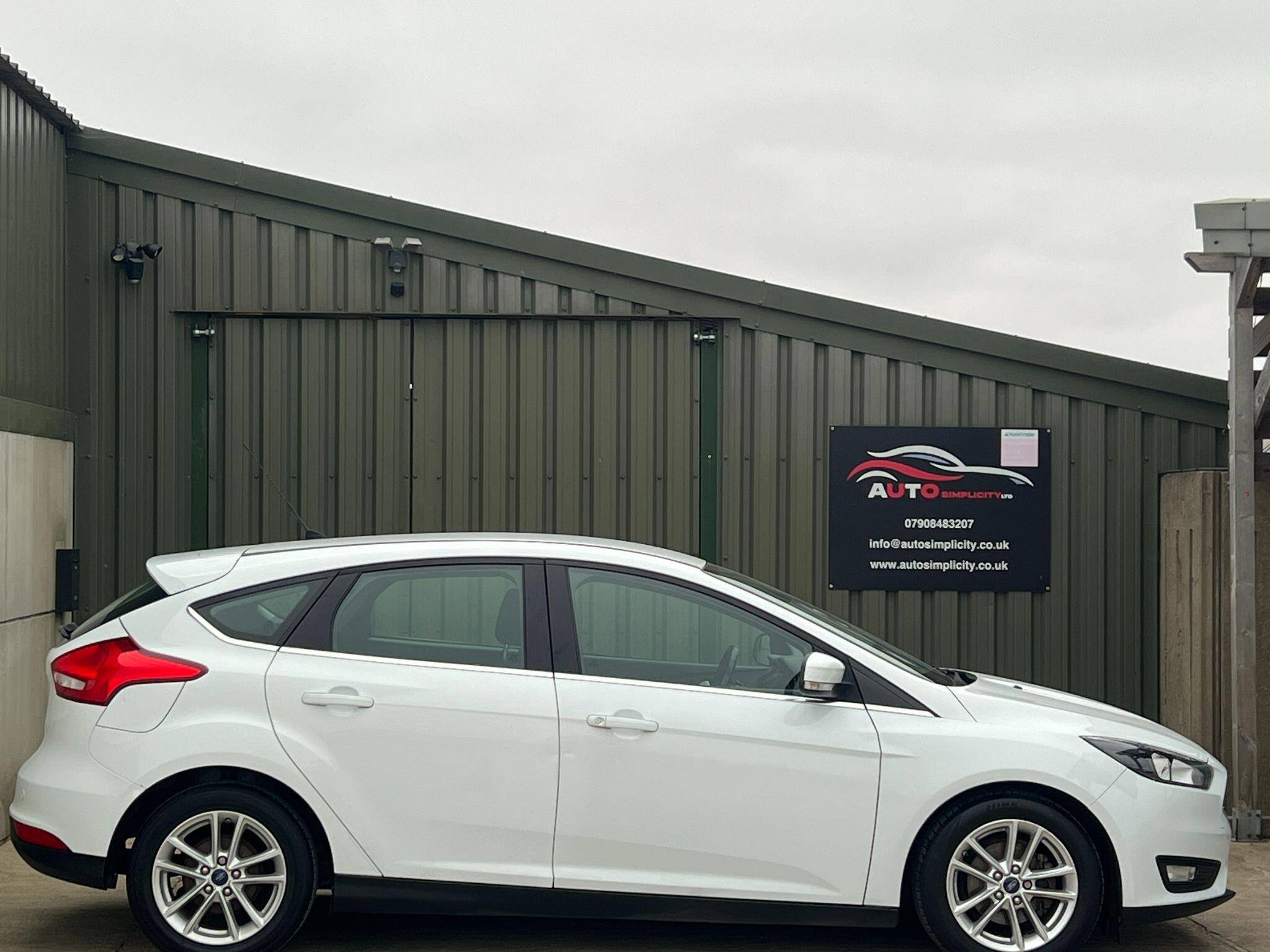 Ford Focus 1.6 TDCi Zetec Euro 5 (s/s) 5dr 5dr Manual 2015