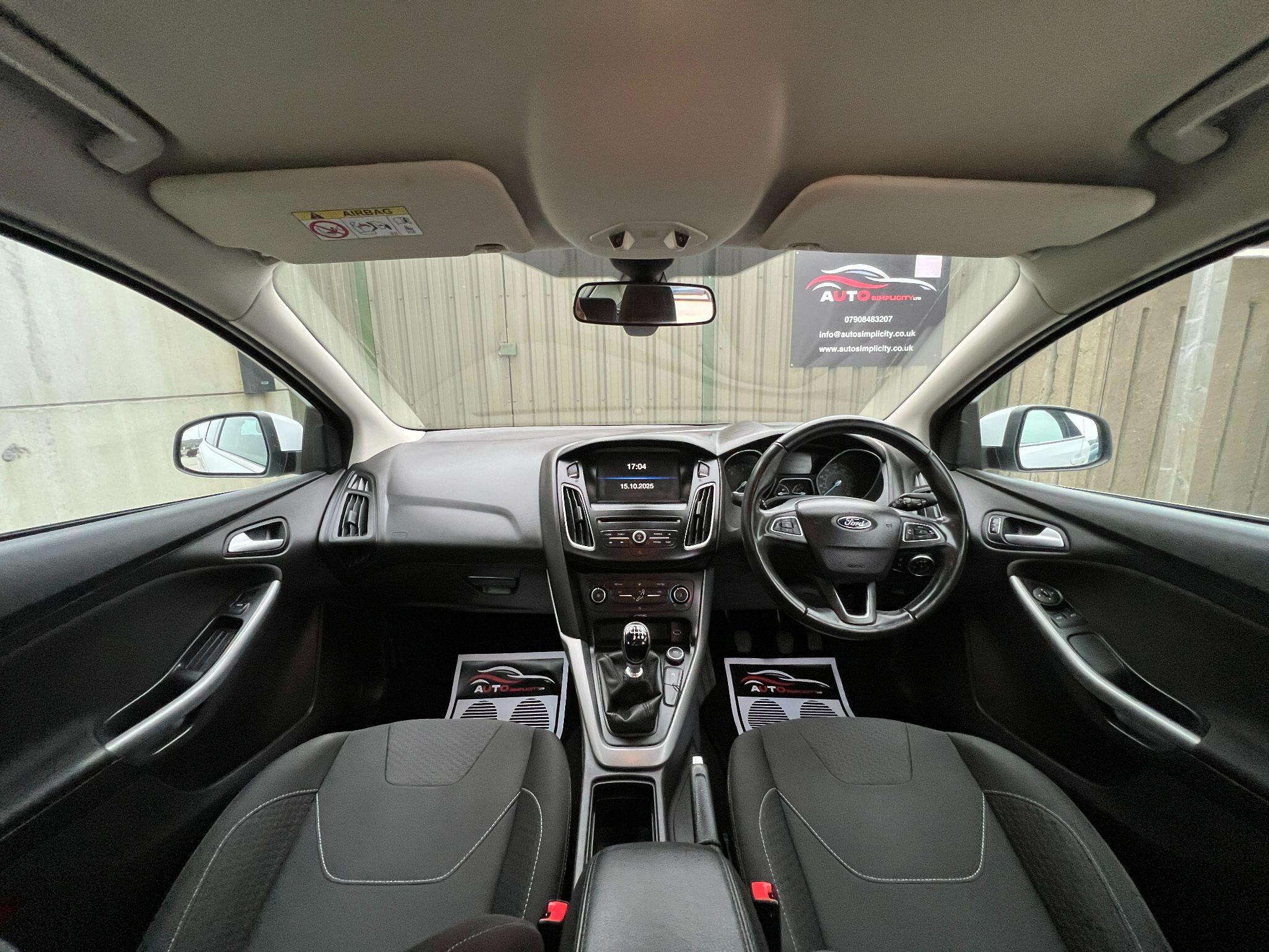 Ford Focus 1.6 TDCi Zetec Euro 5 (s/s) 5dr 5dr Manual 2015